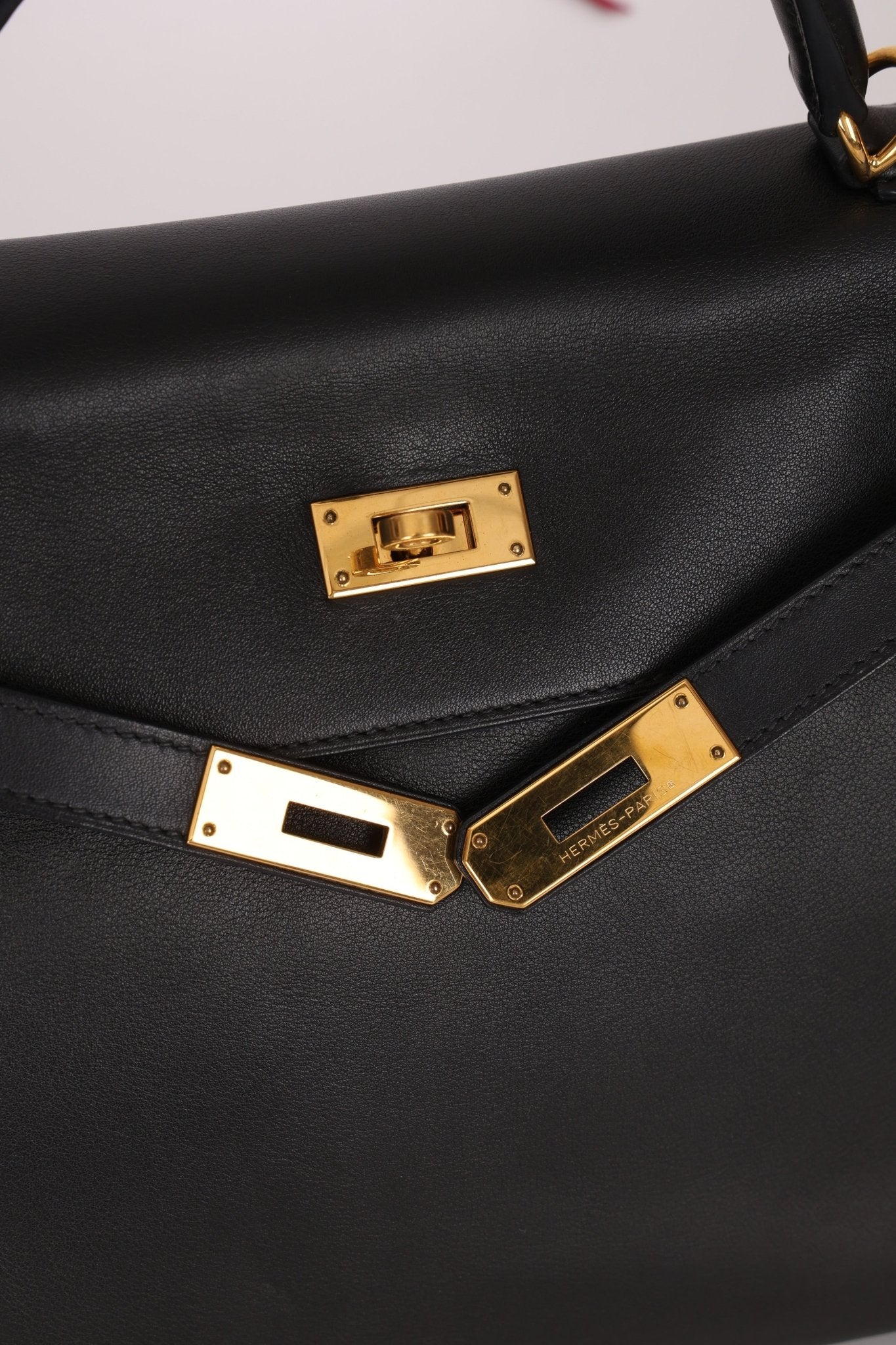 Hermès 2009 Noir Swift Kelly 32 GHW - FashioNica