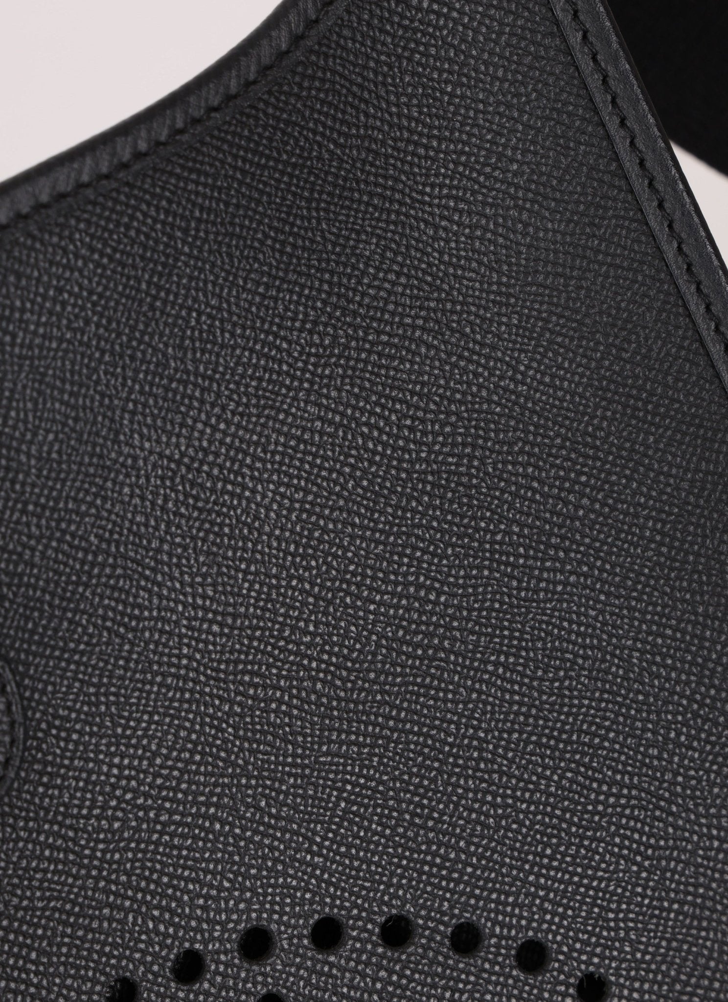 Hermès 2012 Noir Epsom Evelyne PM Gen l - FashioNica