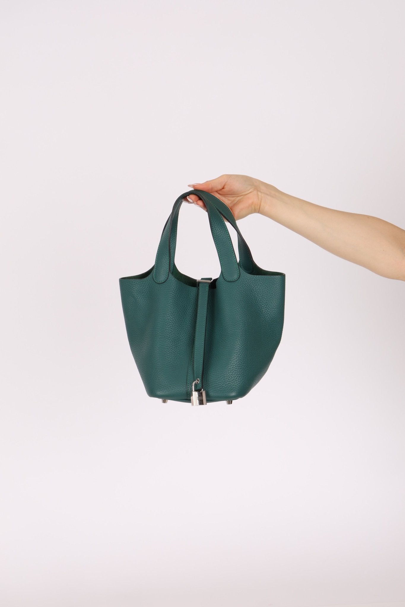 Hermès 2017 Malachite Clemence Picotin 18 PHW - FashioNica