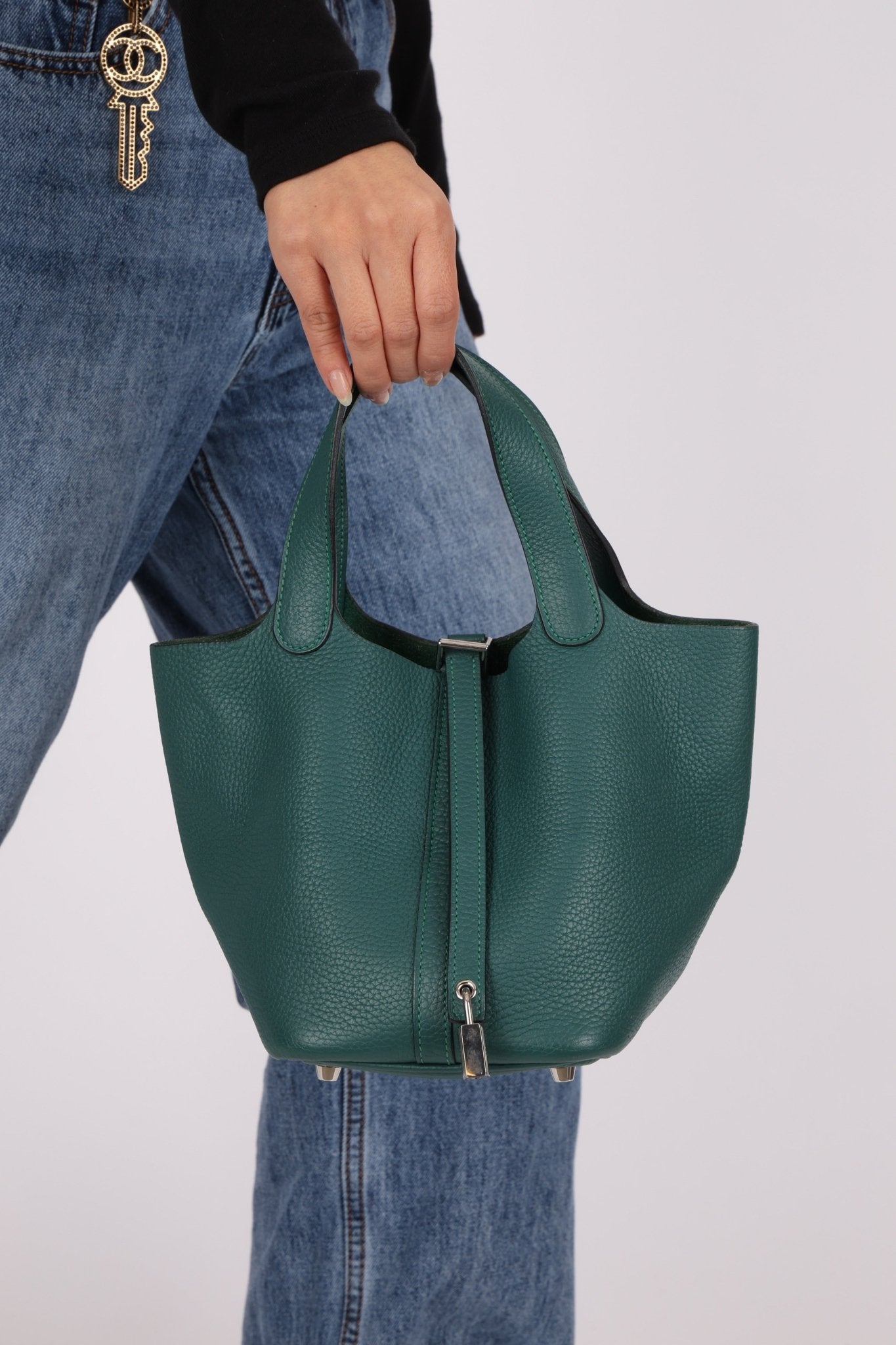 Hermès 2017 Malachite Clemence Picotin 18 PHW - FashioNica