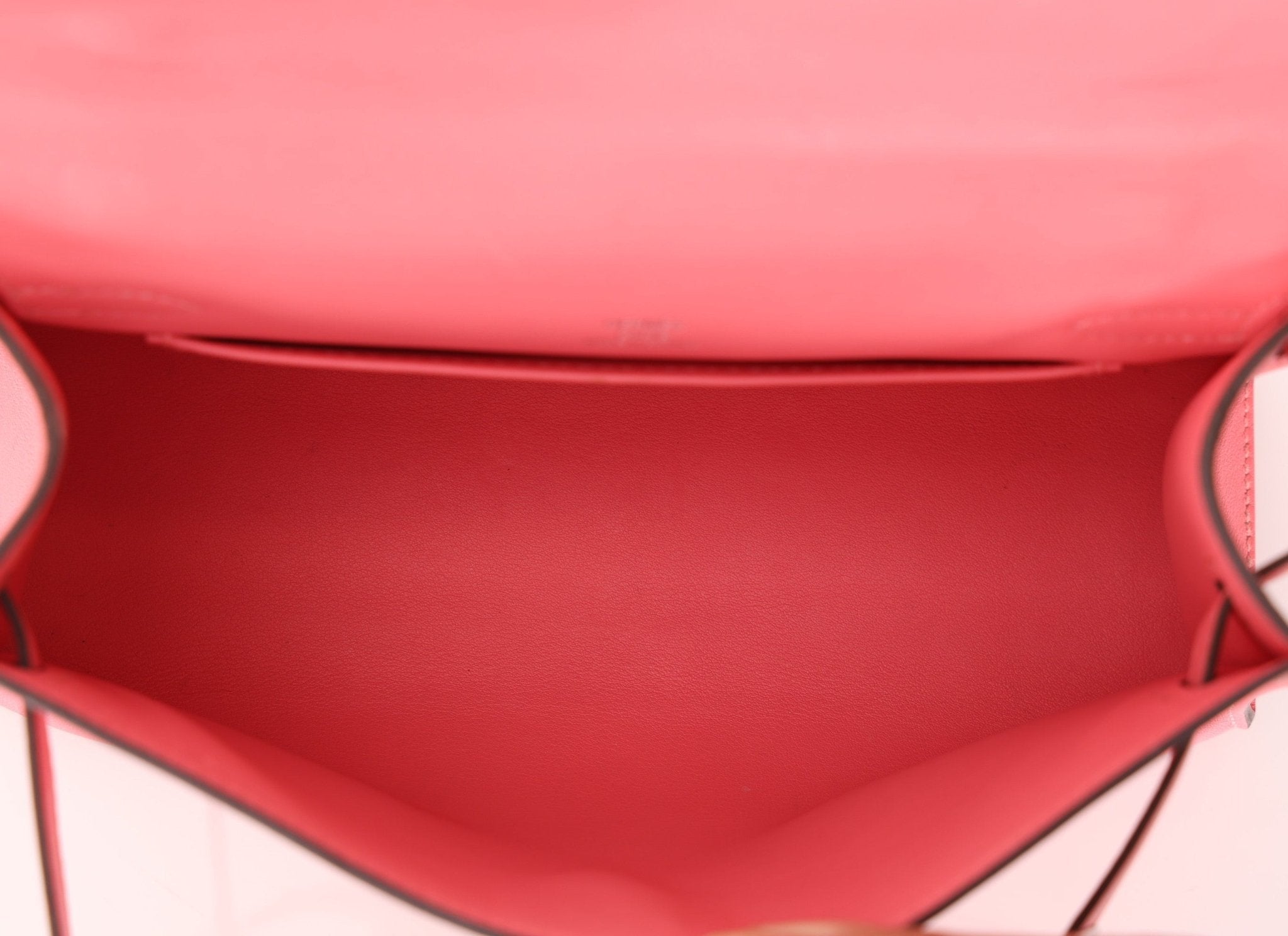 Hermès 2018 Rose Azalee Swift Kelly Pochette PHW - FashioNica