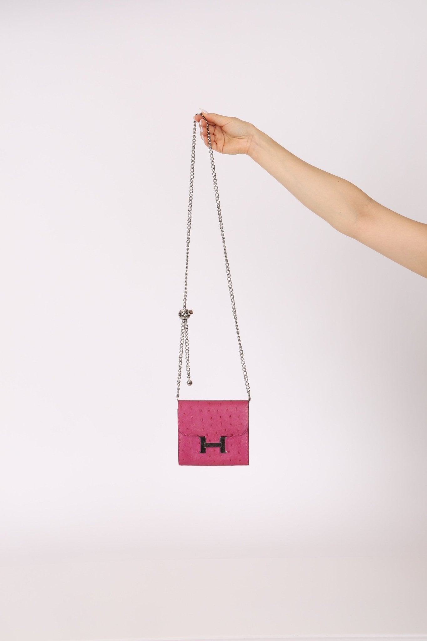 Hermès 2018 Rose Pourpre Ostrich Constance Short Wallet PHW with Chain - FashioNica