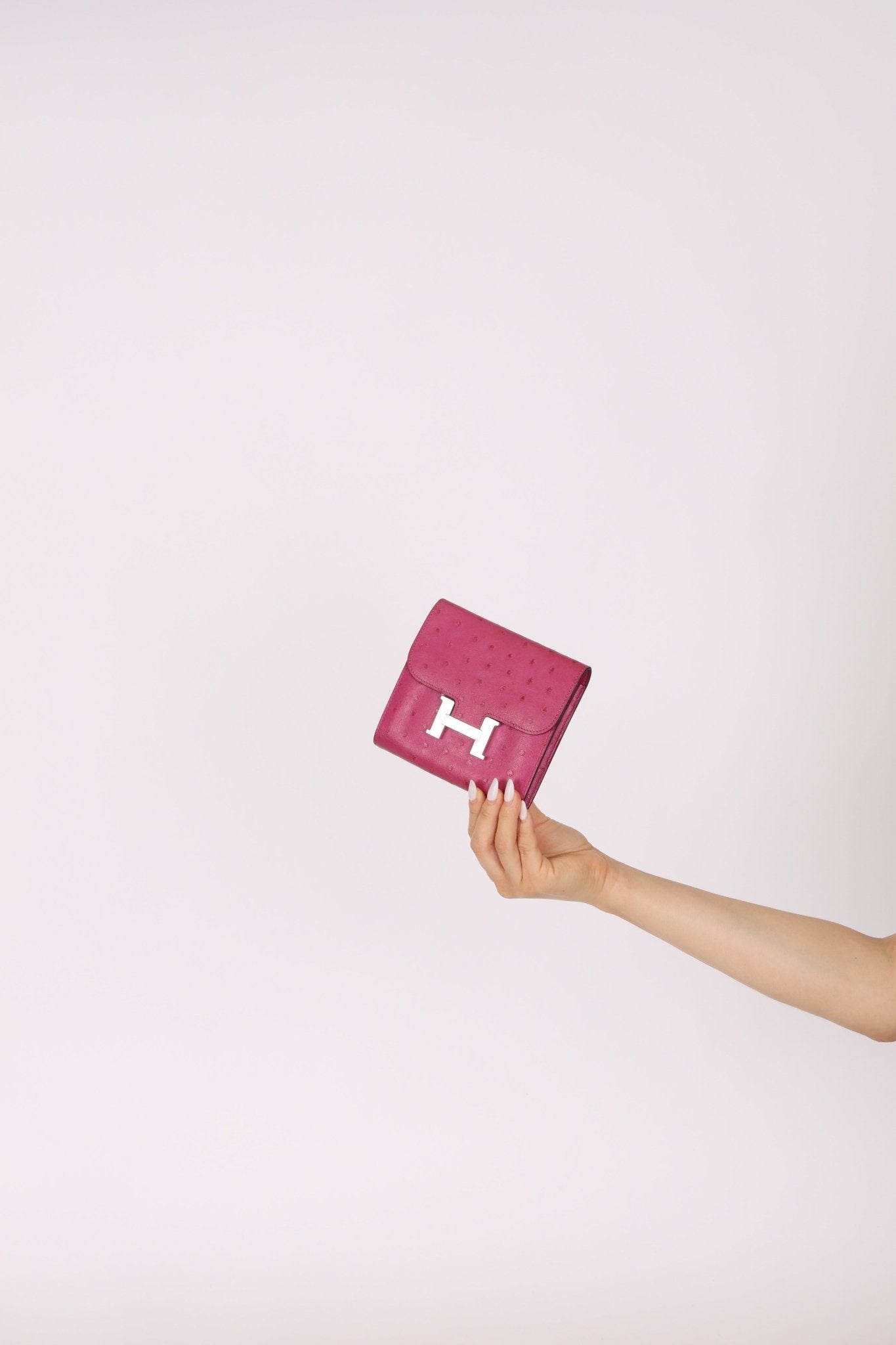 Hermès 2018 Rose Pourpre Ostrich Constance Short Wallet PHW with Chain - FashioNica