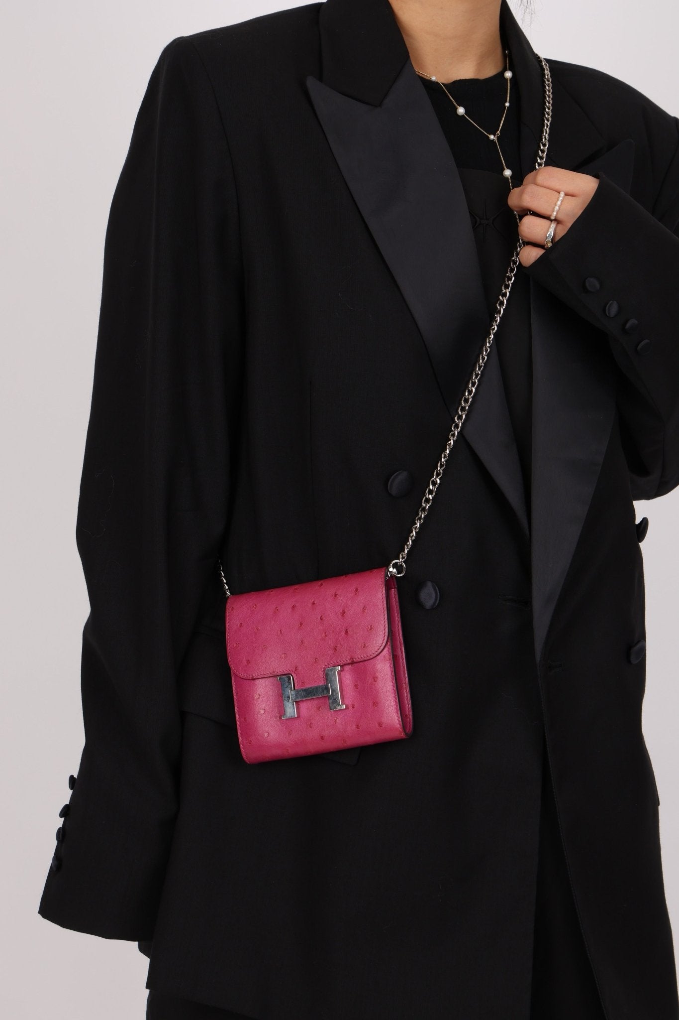 Hermès 2018 Rose Pourpre Ostrich Constance Short Wallet PHW with Chain - FashioNica