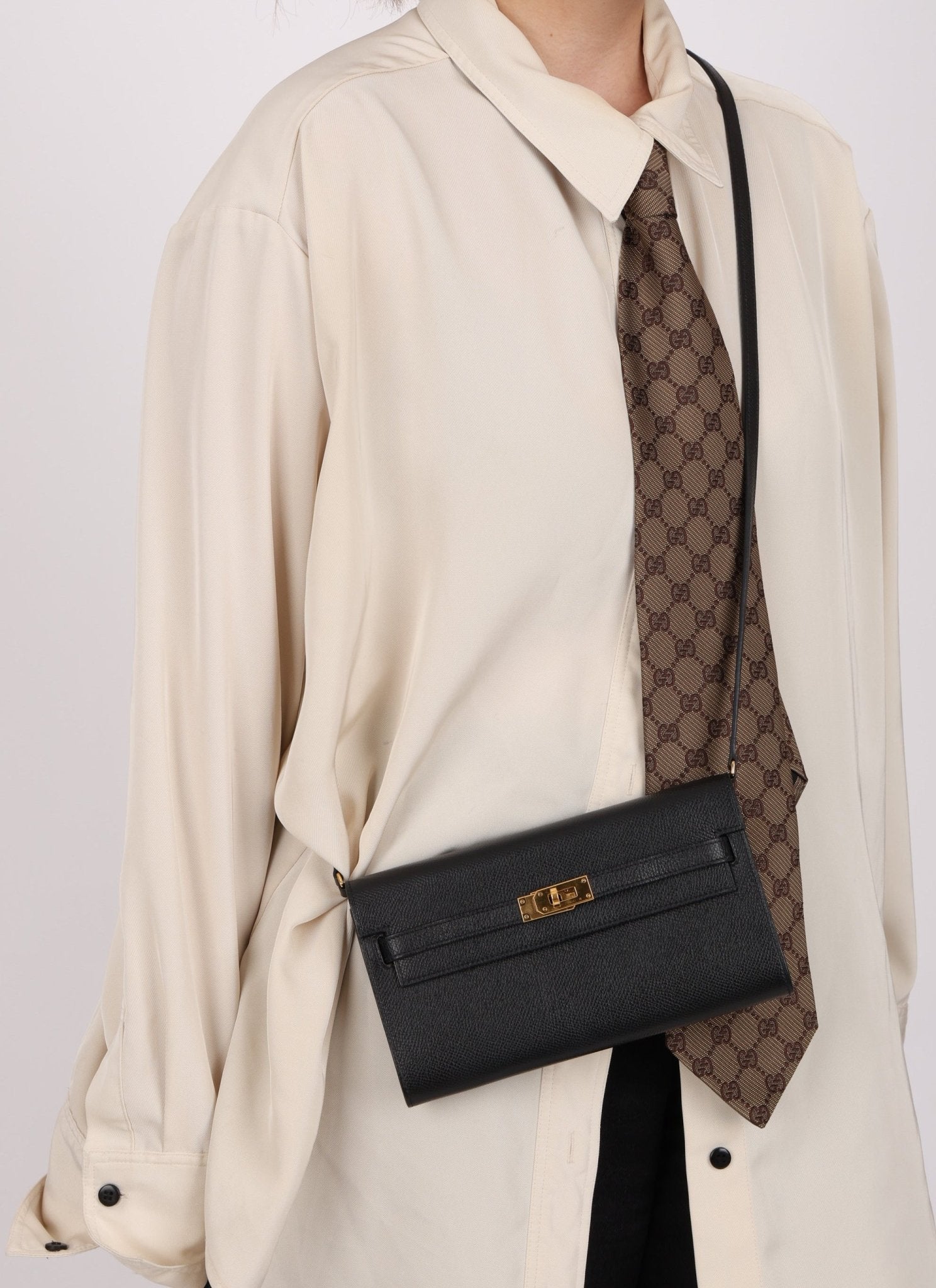 Hermès 2020 Noir Epsom Kelly To Go Wallet with Strap GHW - FashioNica