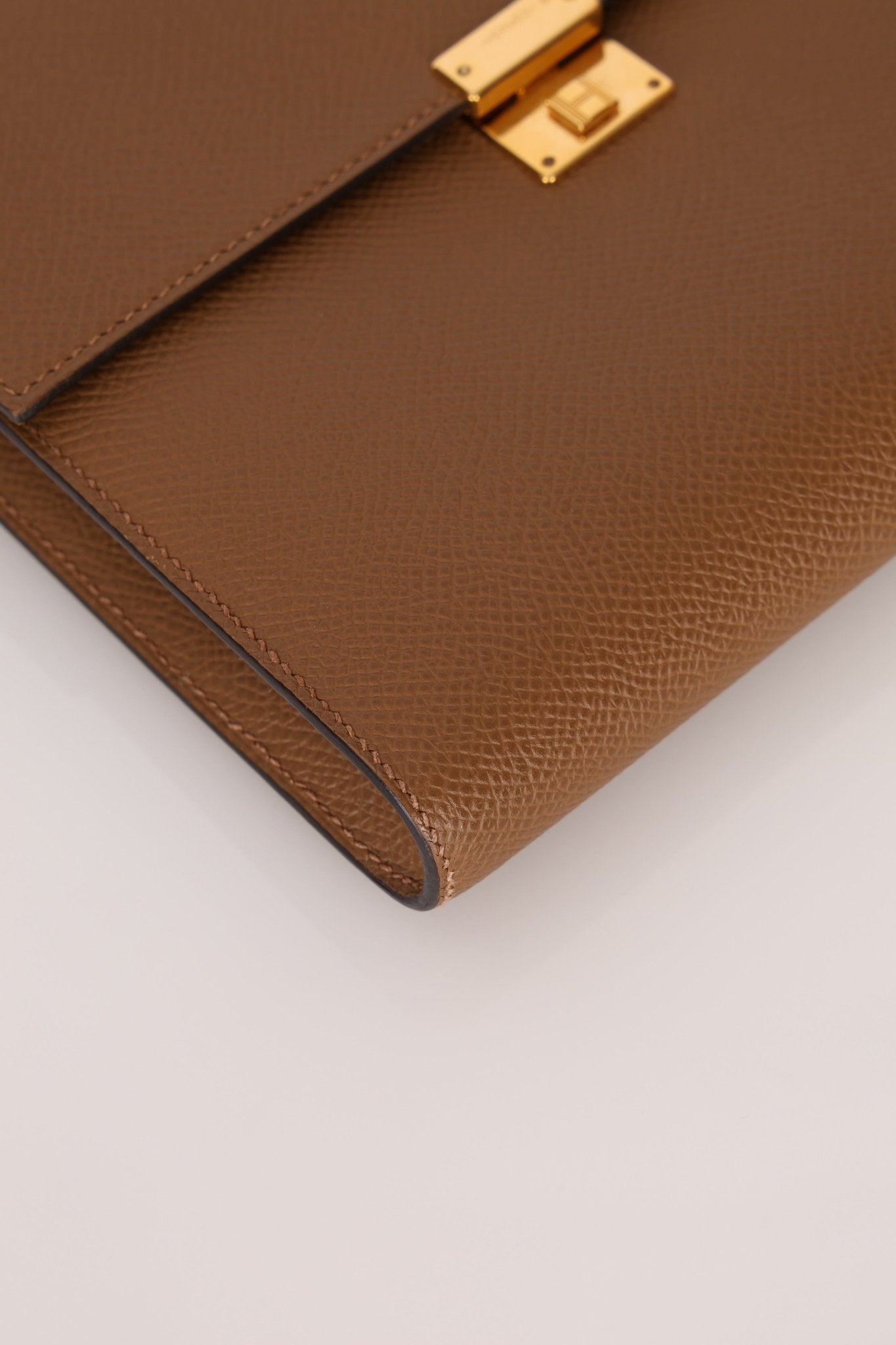 Hermès 2021 Beige De Walmer Epsom Clic Wallet on Strap GHW - FashioNica