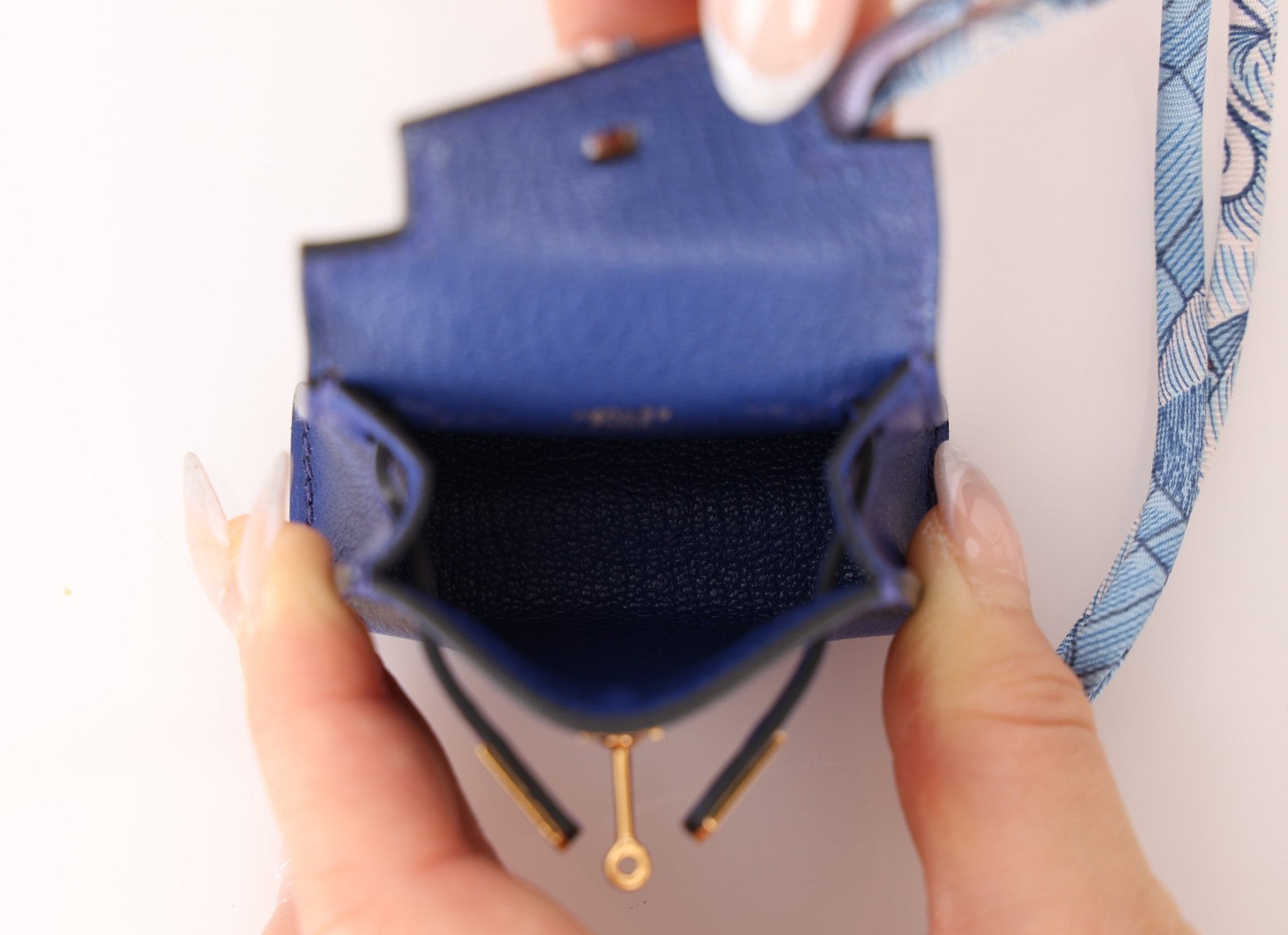 Hermès 2021 Bleu Electrique Tadelakt Micro Twilly Kelly GHW - FashioNica