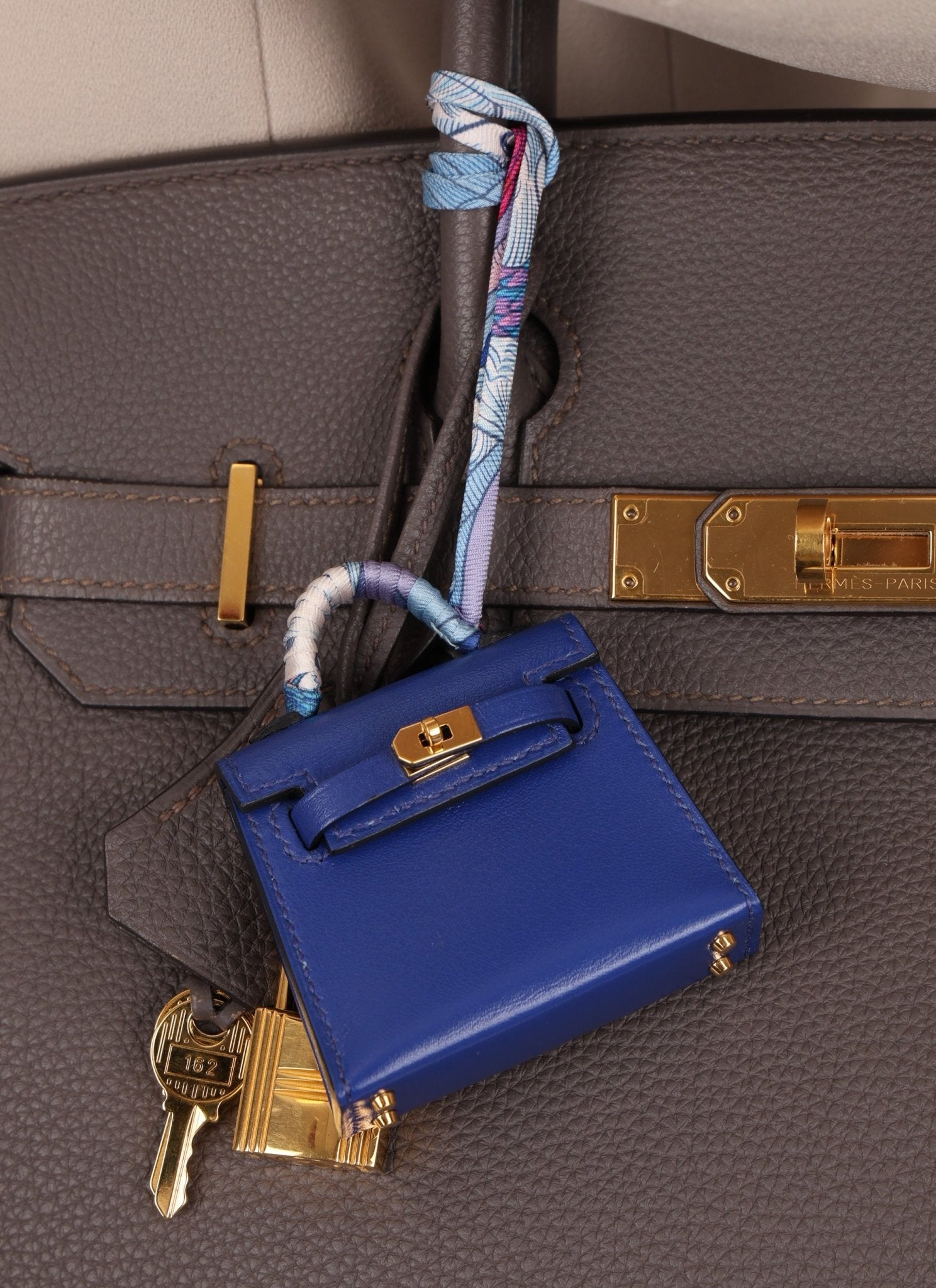 Hermès 2021 Bleu Electrique Tadelakt Micro Twilly Kelly GHW - FashioNica