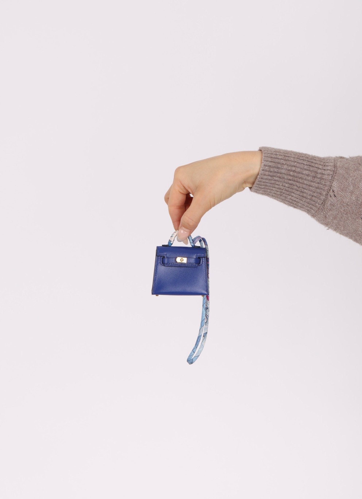 Hermès 2021 Bleu Electrique Tadelakt Micro Twilly Kelly GHW - FashioNica
