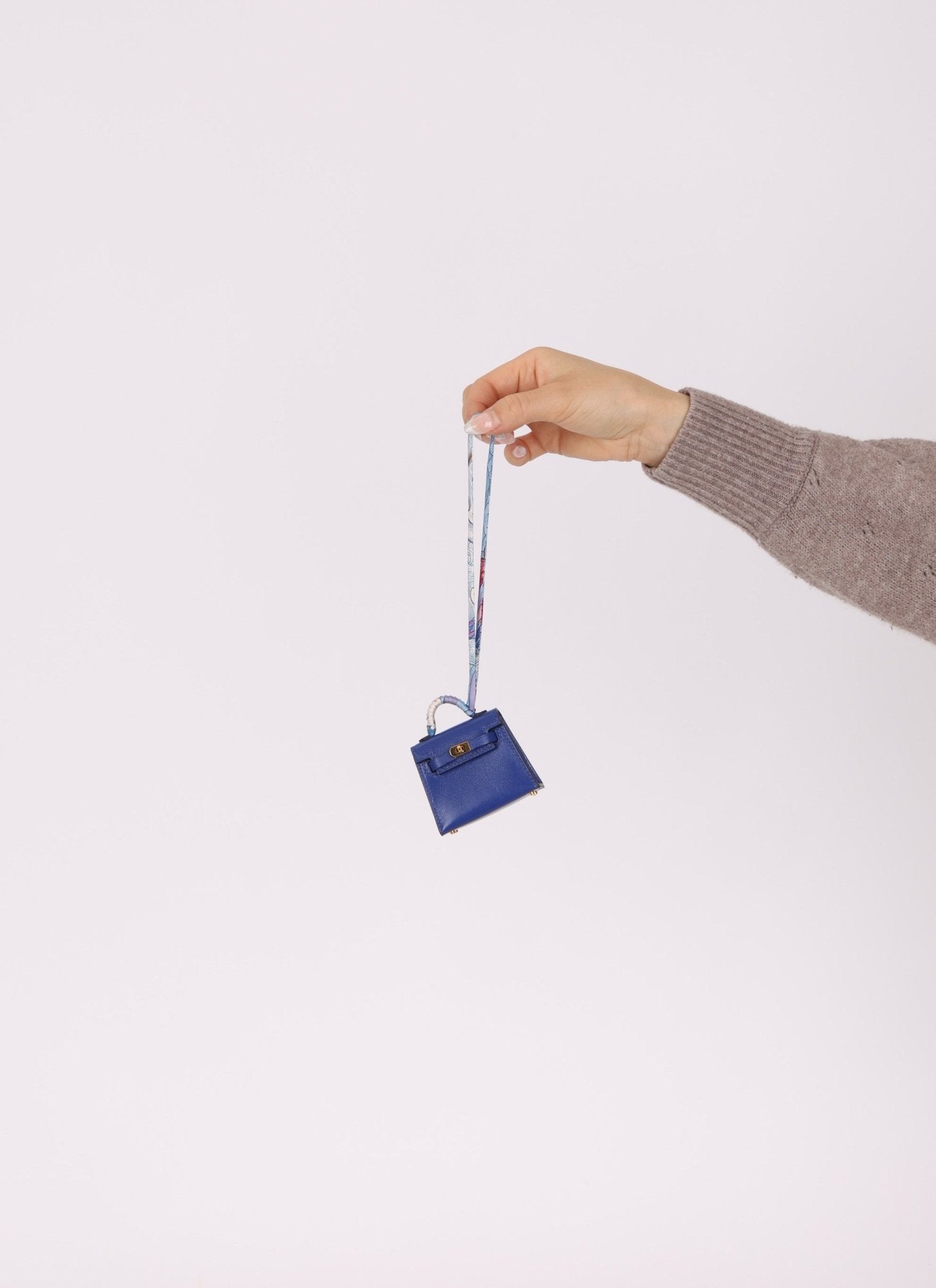 Hermès 2021 Bleu Electrique Tadelakt Micro Twilly Kelly GHW - FashioNica