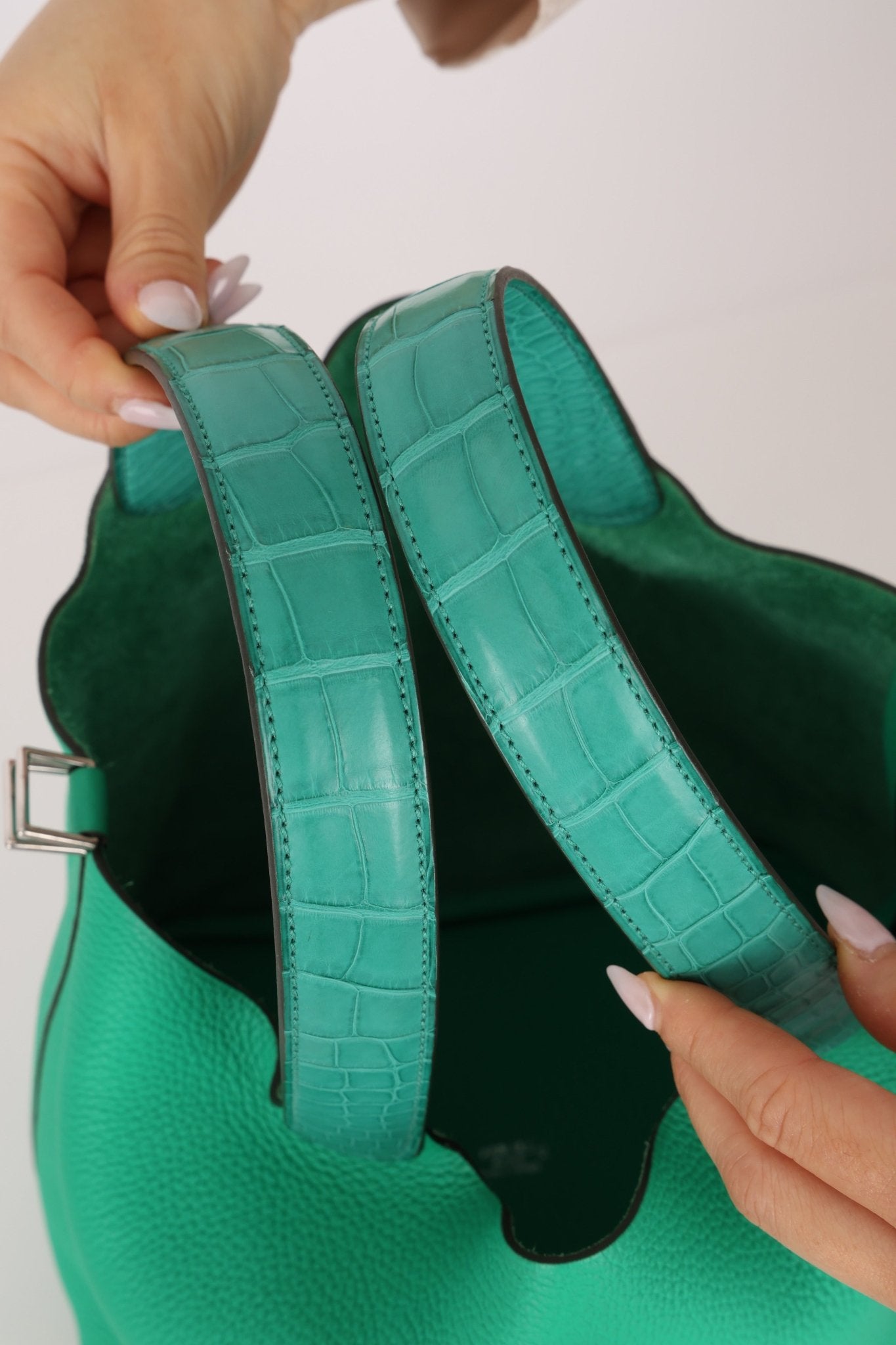 Hermès 2021 Menthe/Vert Vertigo Clemence Picotin Matte Alligator Touch 22 PHW - FashioNica