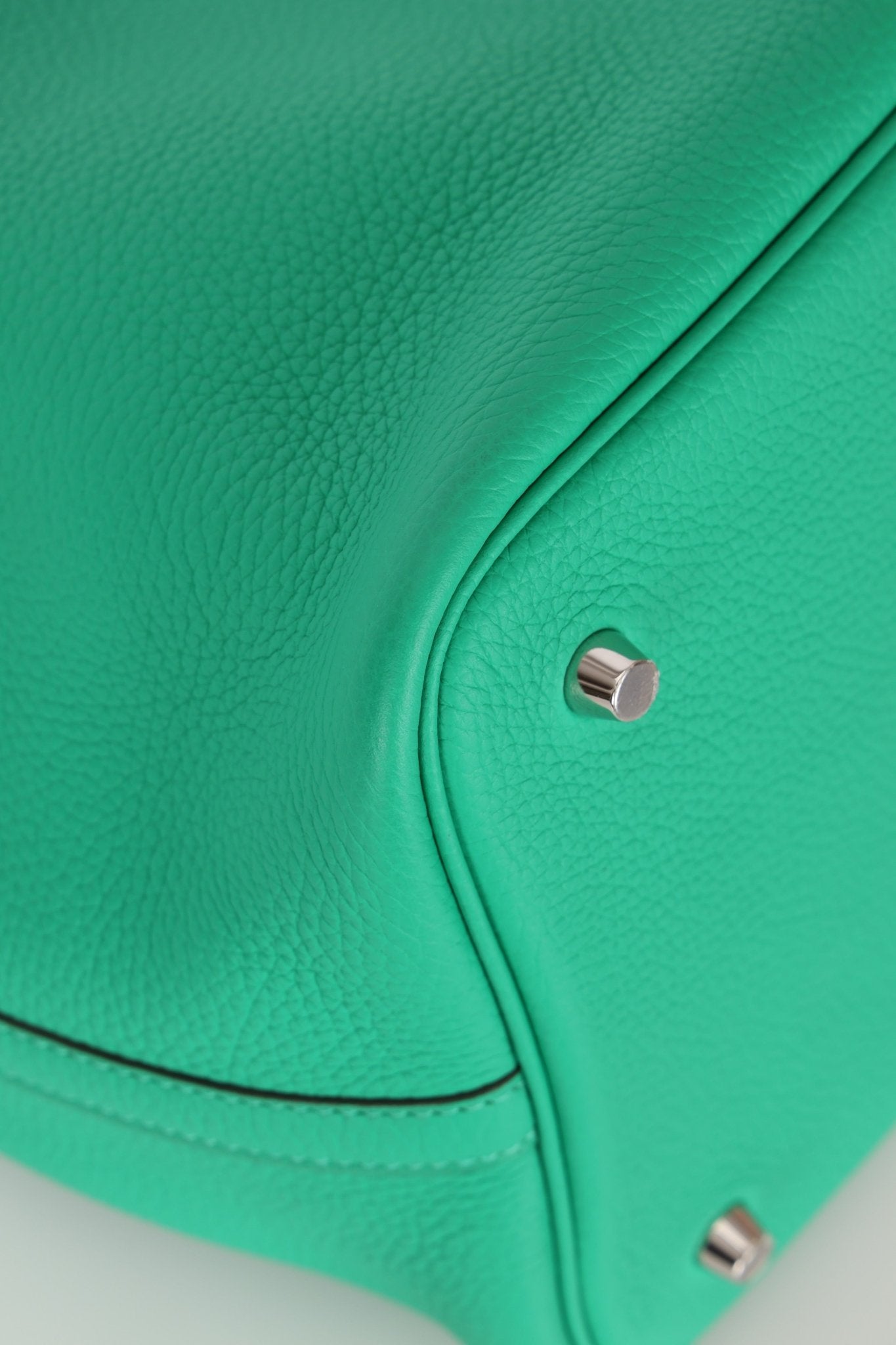 Hermès 2021 Menthe/Vert Vertigo Clemence Picotin Matte Alligator Touch 22 PHW - FashioNica