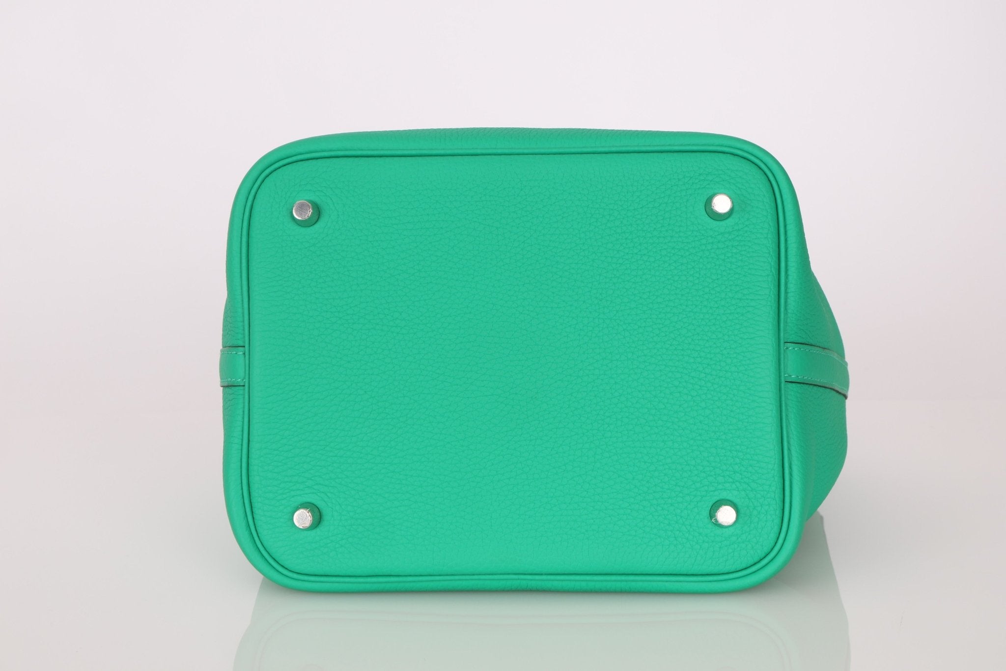 Hermès 2021 Menthe/Vert Vertigo Clemence Picotin Matte Alligator Touch 22 PHW - FashioNica