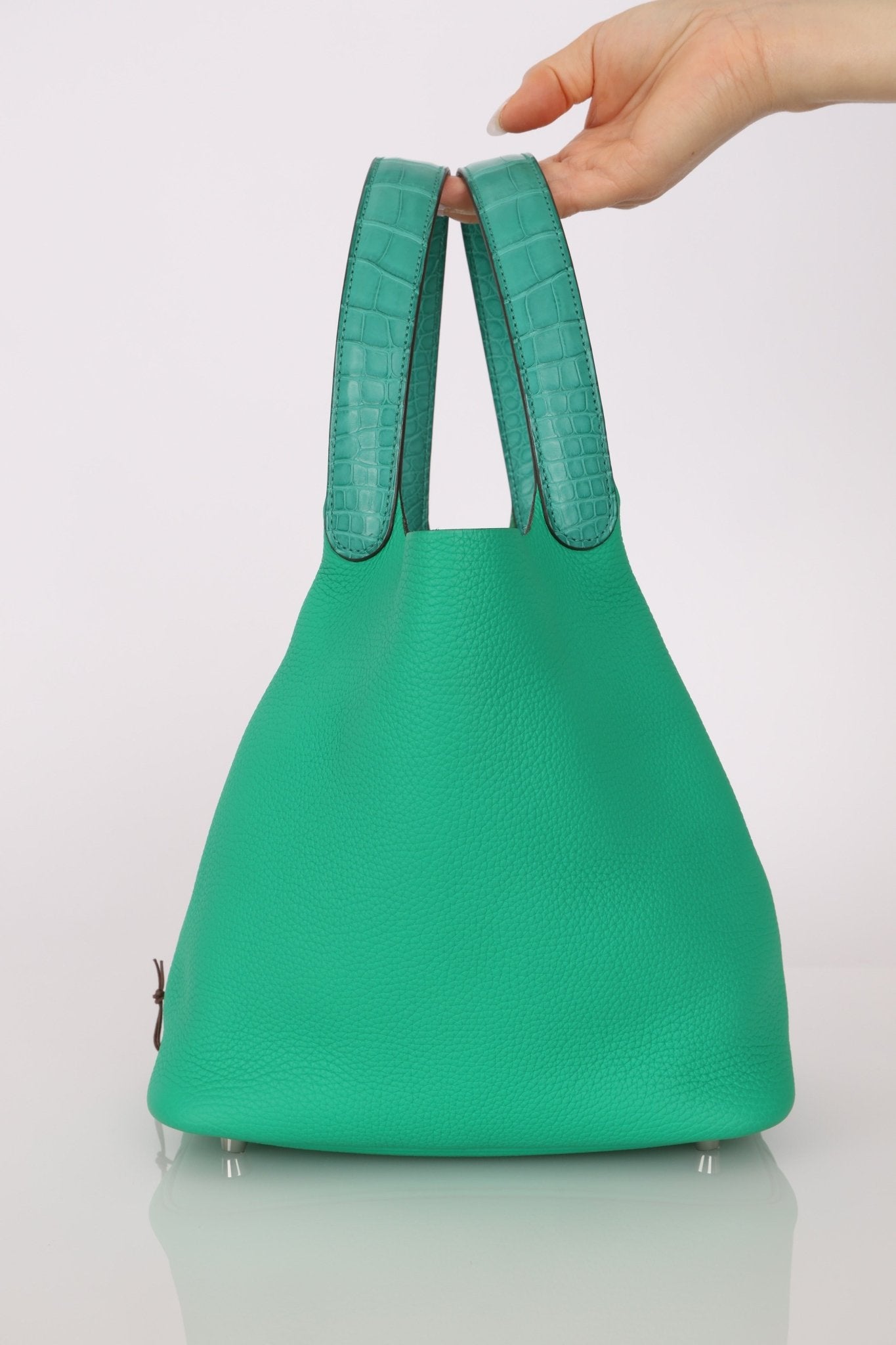 Hermès 2021 Menthe/Vert Vertigo Clemence Picotin Matte Alligator Touch 22 PHW - FashioNica
