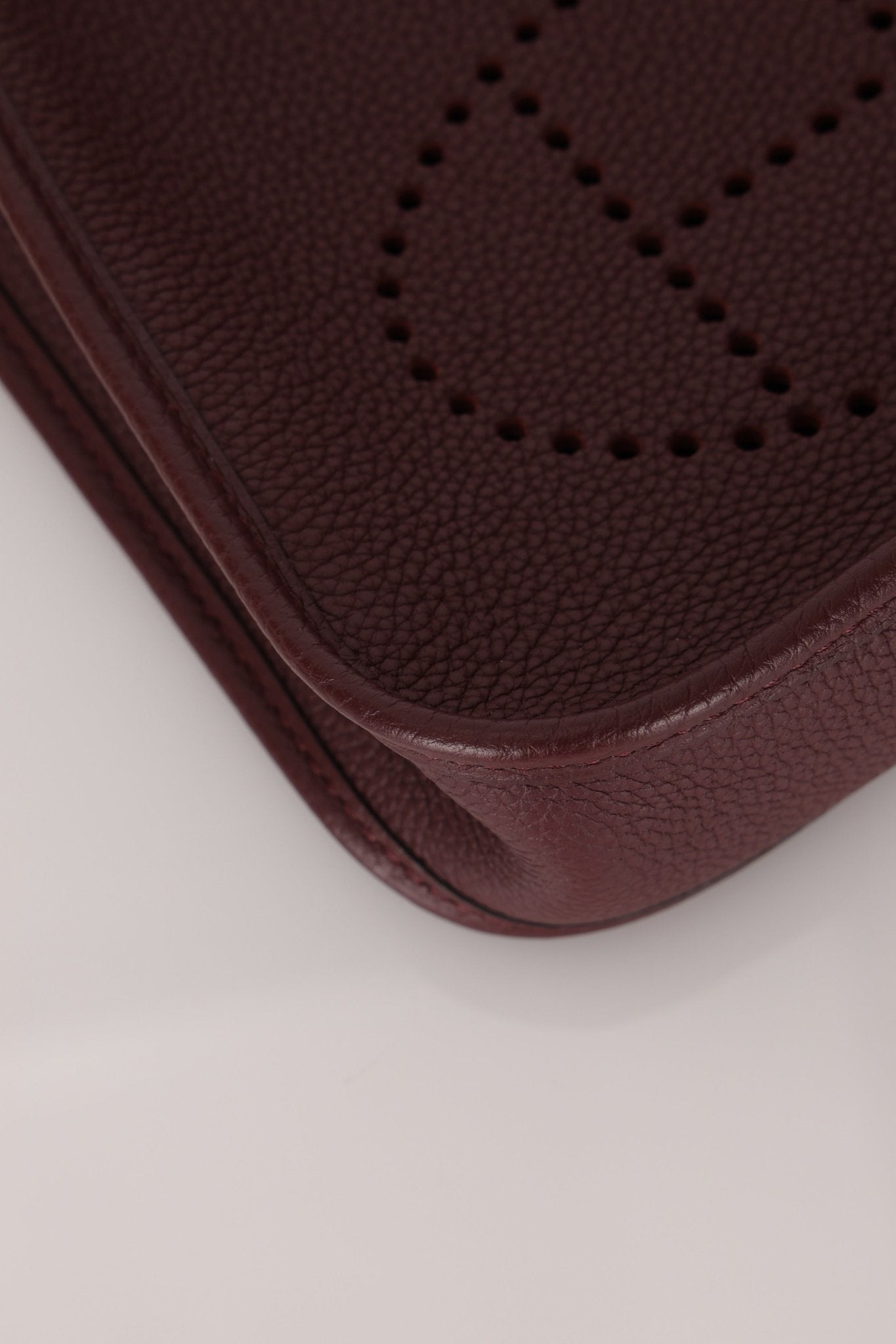 Hermès 2021 Rouge Sellier Clemence Evelyne TPM PHW - FashioNica