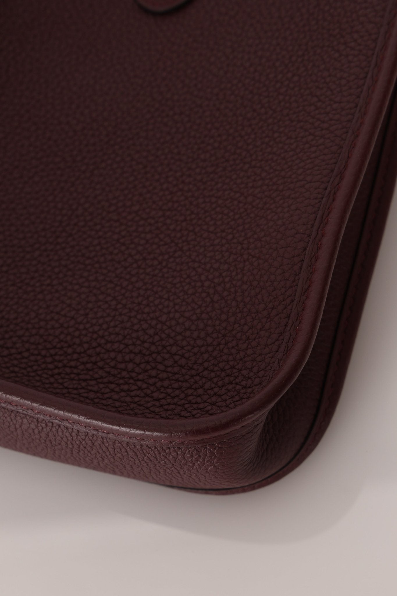 Hermès 2021 Rouge Sellier Clemence Evelyne TPM PHW - FashioNica