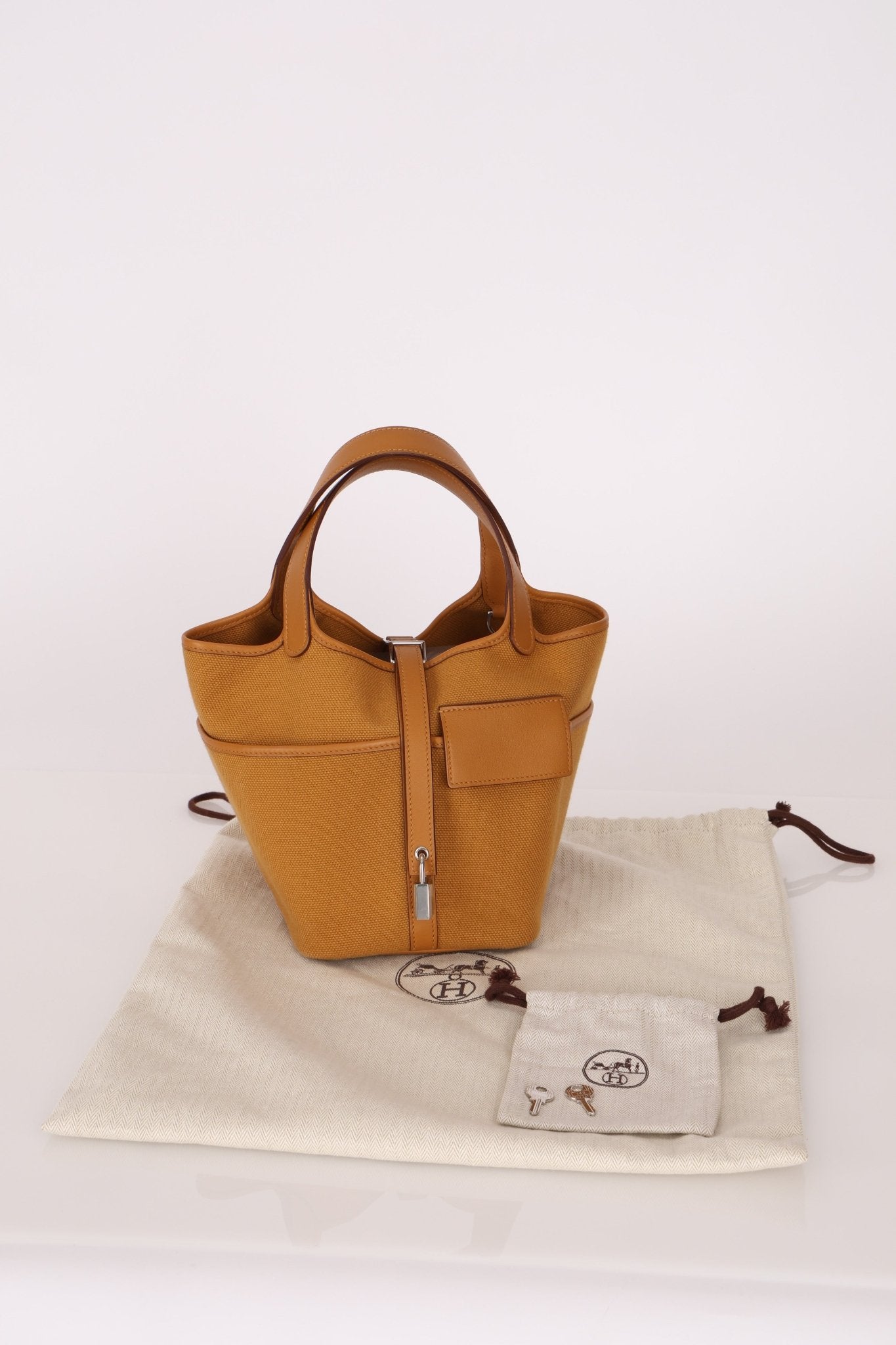 Hermès 2021 Sesame Toile Goeland and Swift Cargo Picotin 18 PHW - FashioNica