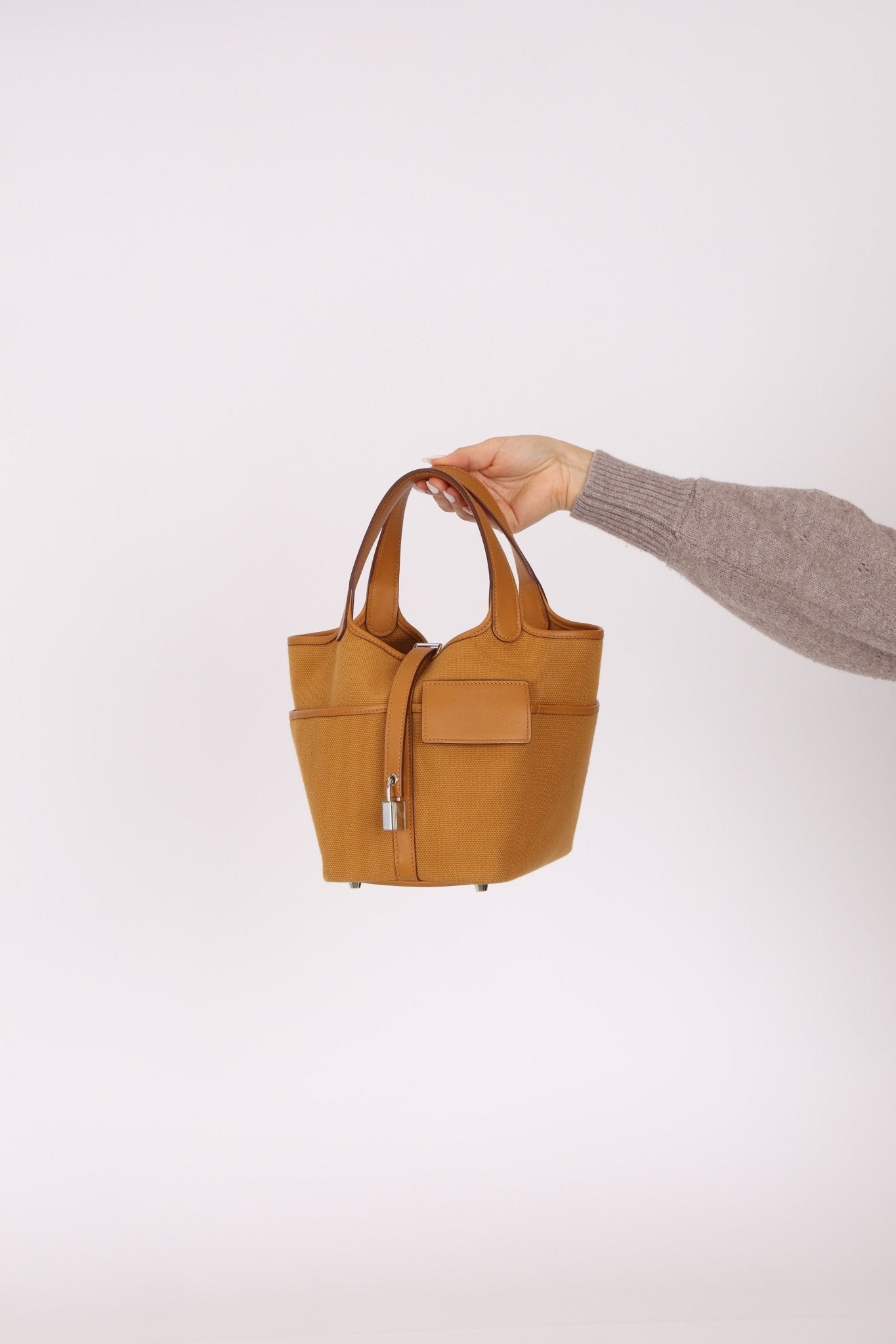 Hermès 2021 Sesame Toile Goeland and Swift Cargo Picotin 18 PHW - FashioNica