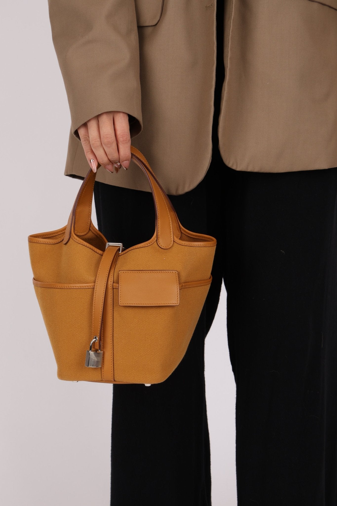 Hermès 2021 Sesame Toile Goeland and Swift Cargo Picotin 18 PHW - FashioNica