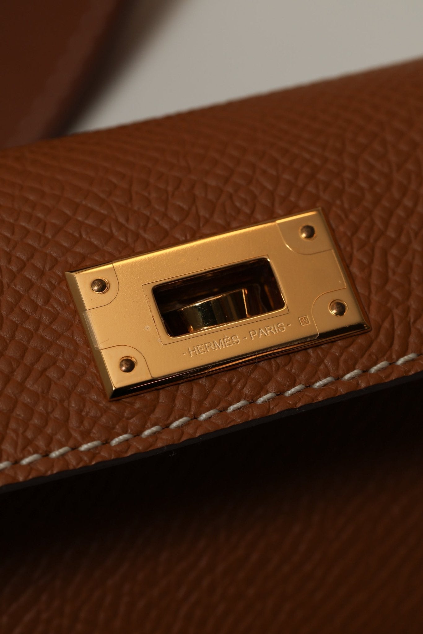 Hermès 2022 Gold Epsom and Swift Kelly Pocket Bag Strap - FashioNica