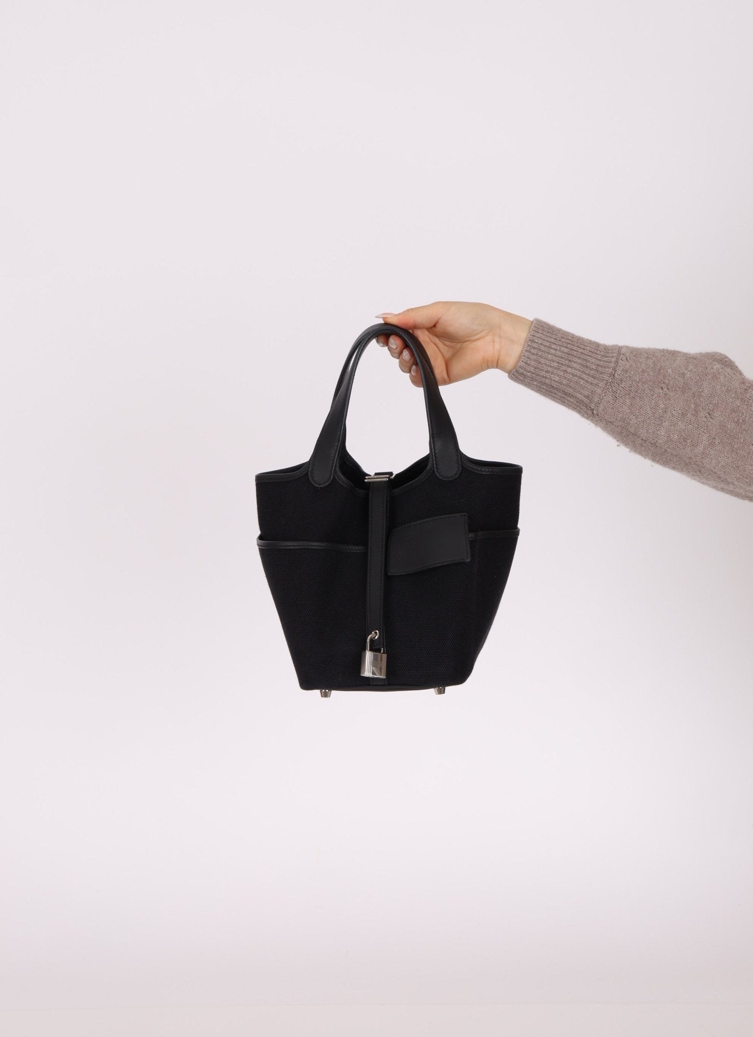 Hermès 2022 Noir Cargo Picotin 18 - FashioNica