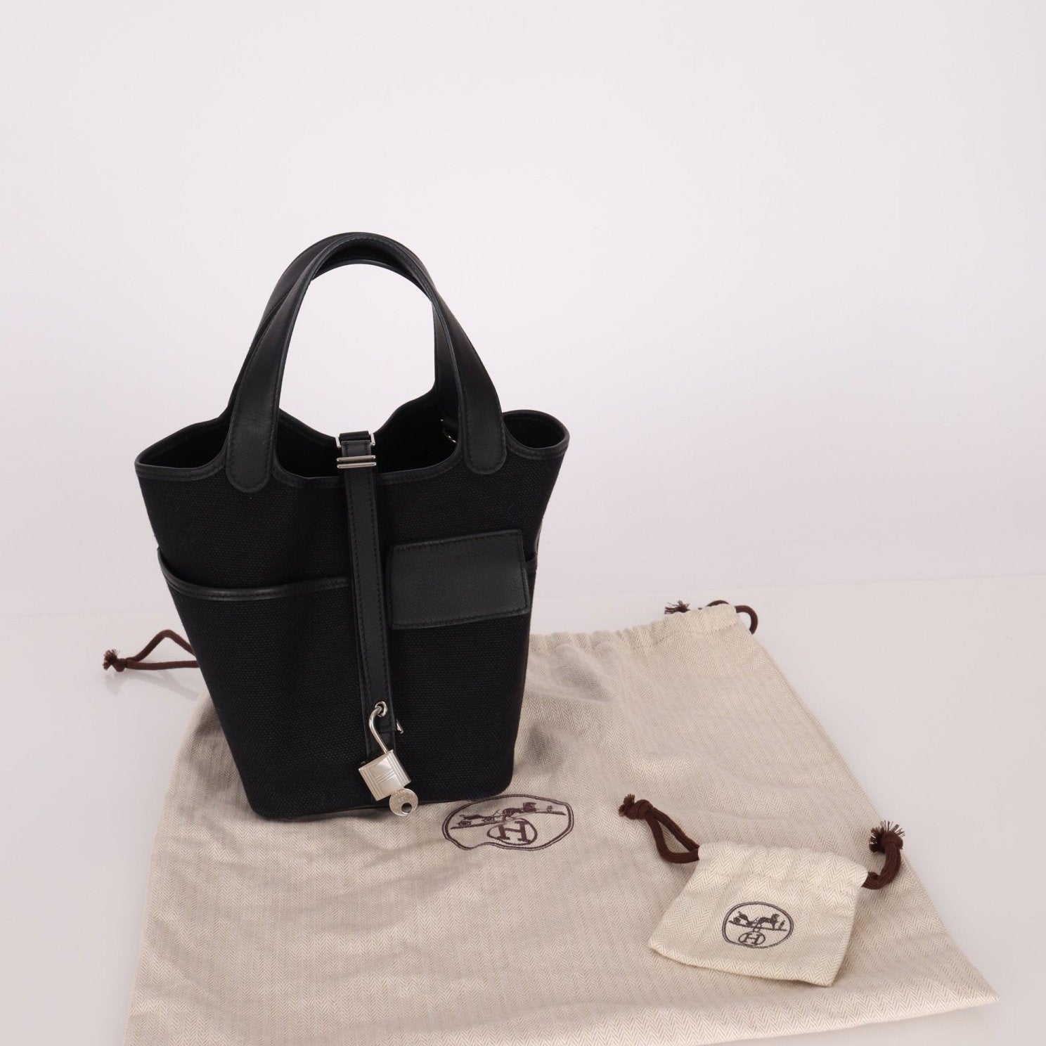 Hermès 2022 Noir Cargo Picotin 18 - FashioNica