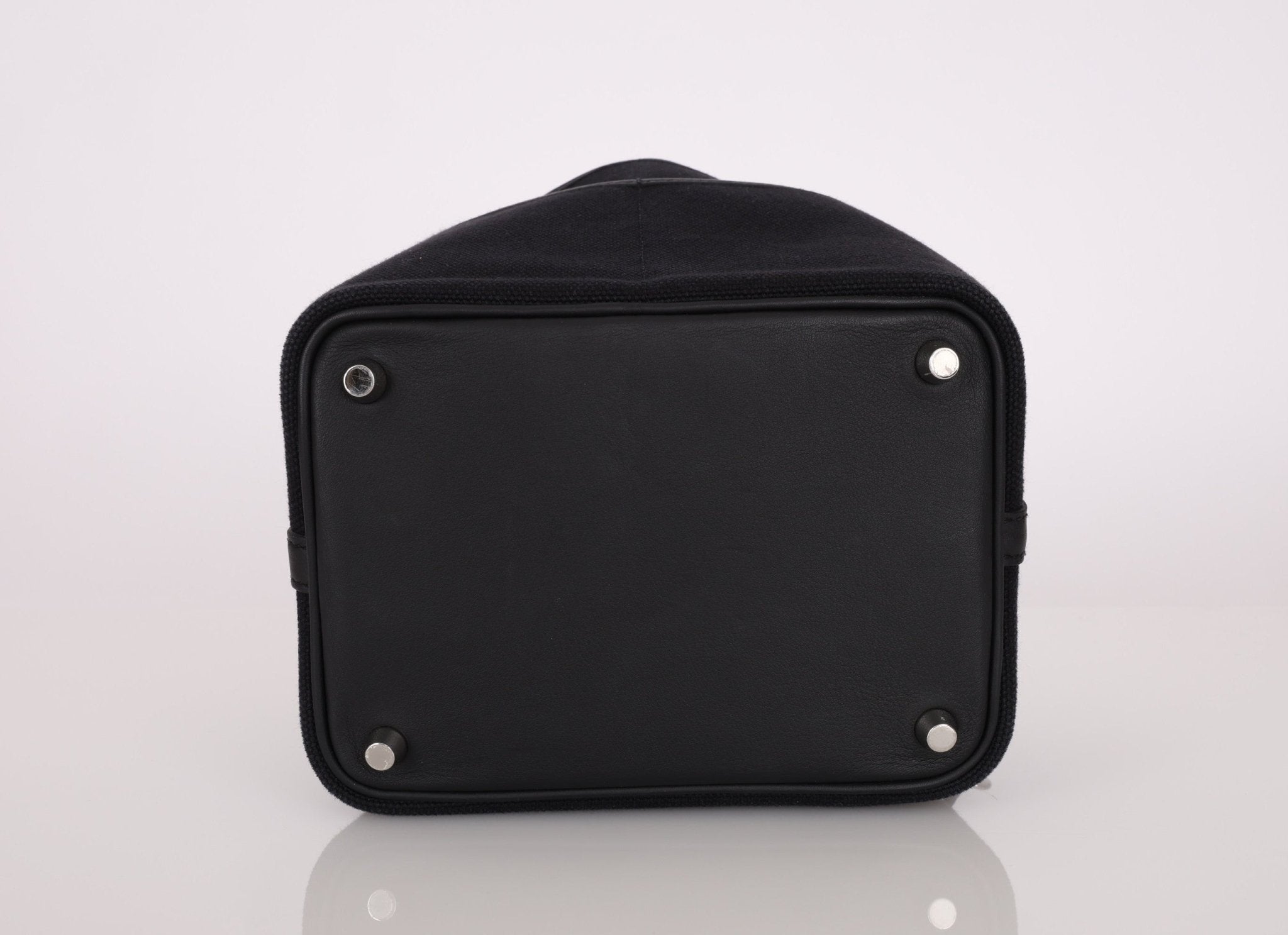 Hermès 2022 Noir Cargo Picotin 18 - FashioNica