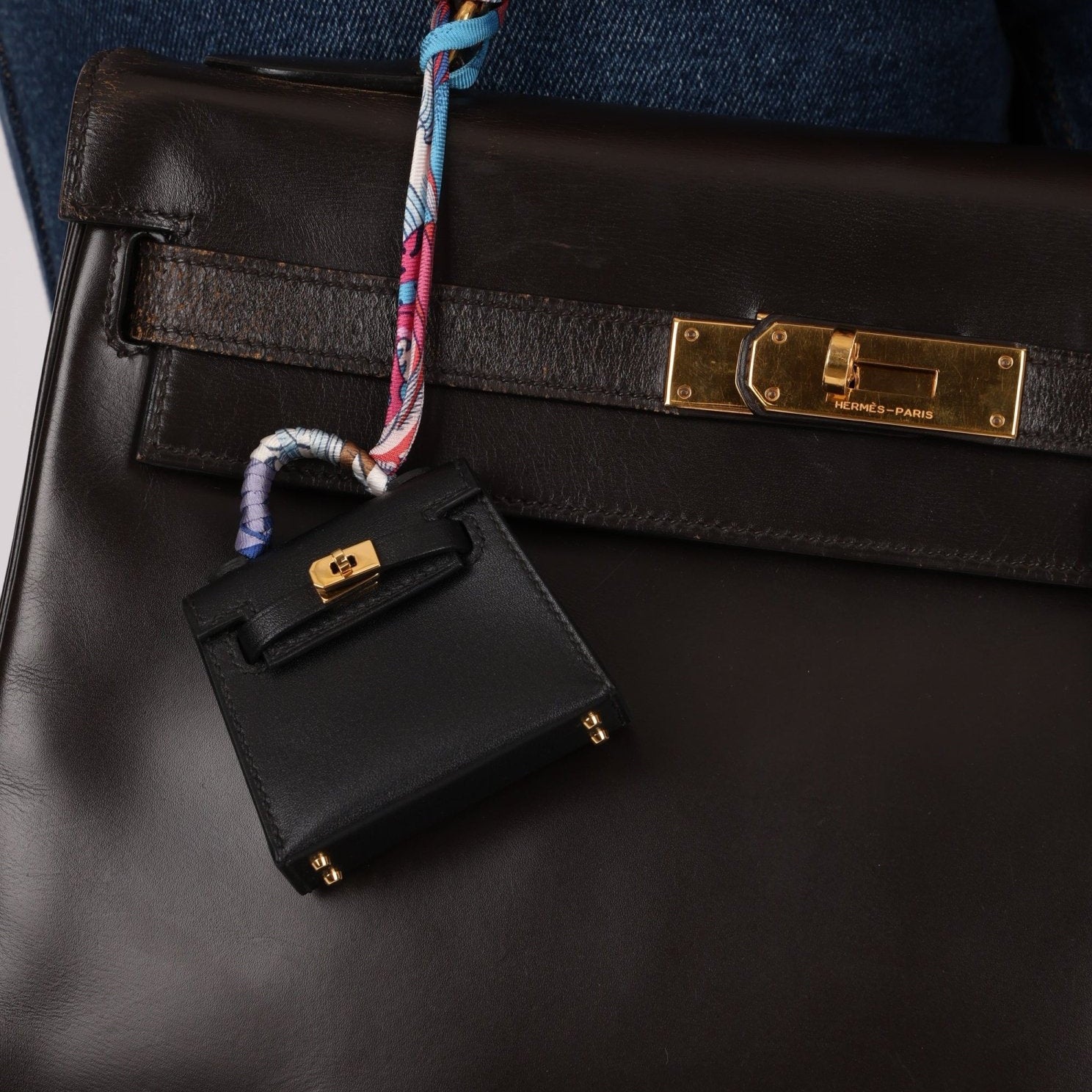 Hermès 2022 Noir Tadelakt Micro Kelly Twilly - FashioNica