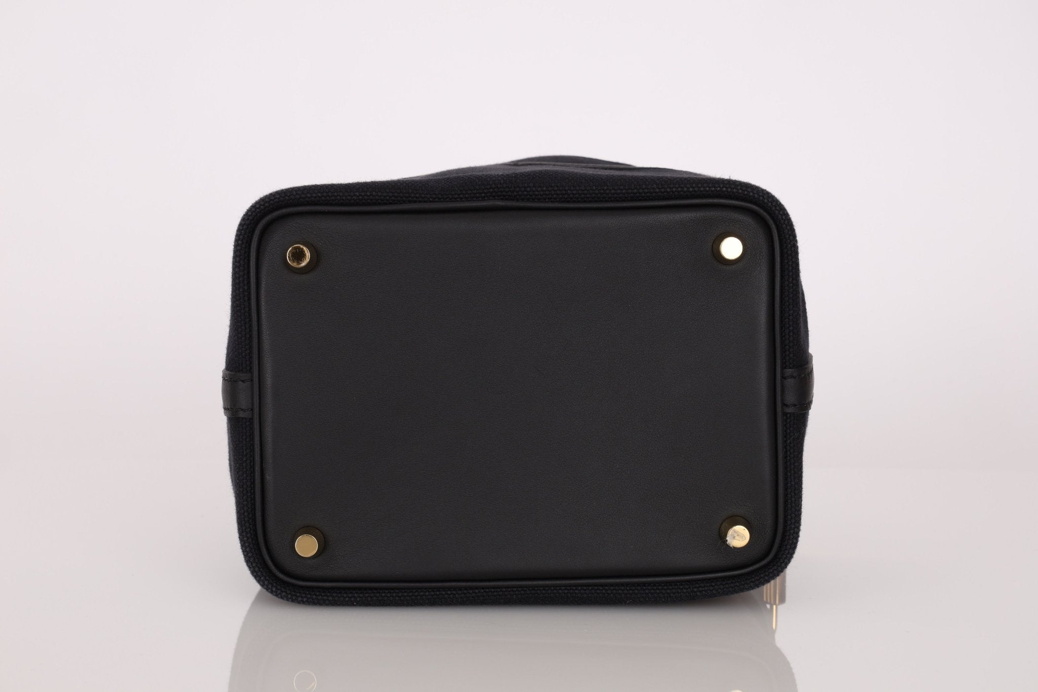 Hermès 2022 Noir Toile Goeland Swift Cargo Picotin Lock 18 GHW - FashioNica