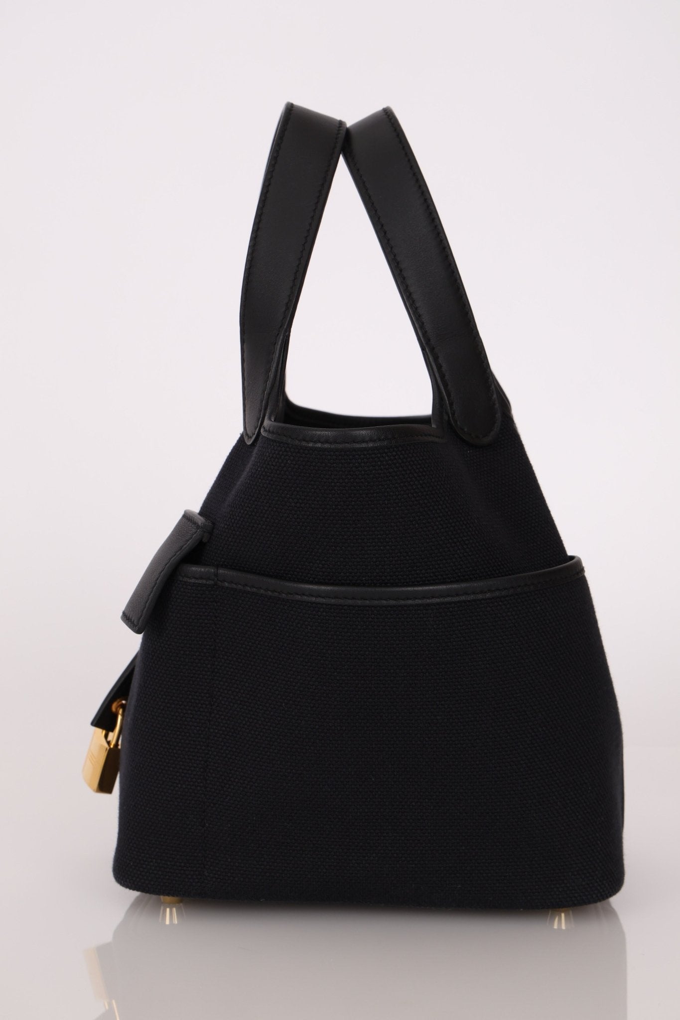 Hermès 2022 Noir Toile Goeland Swift Cargo Picotin Lock 18 GHW - FashioNica