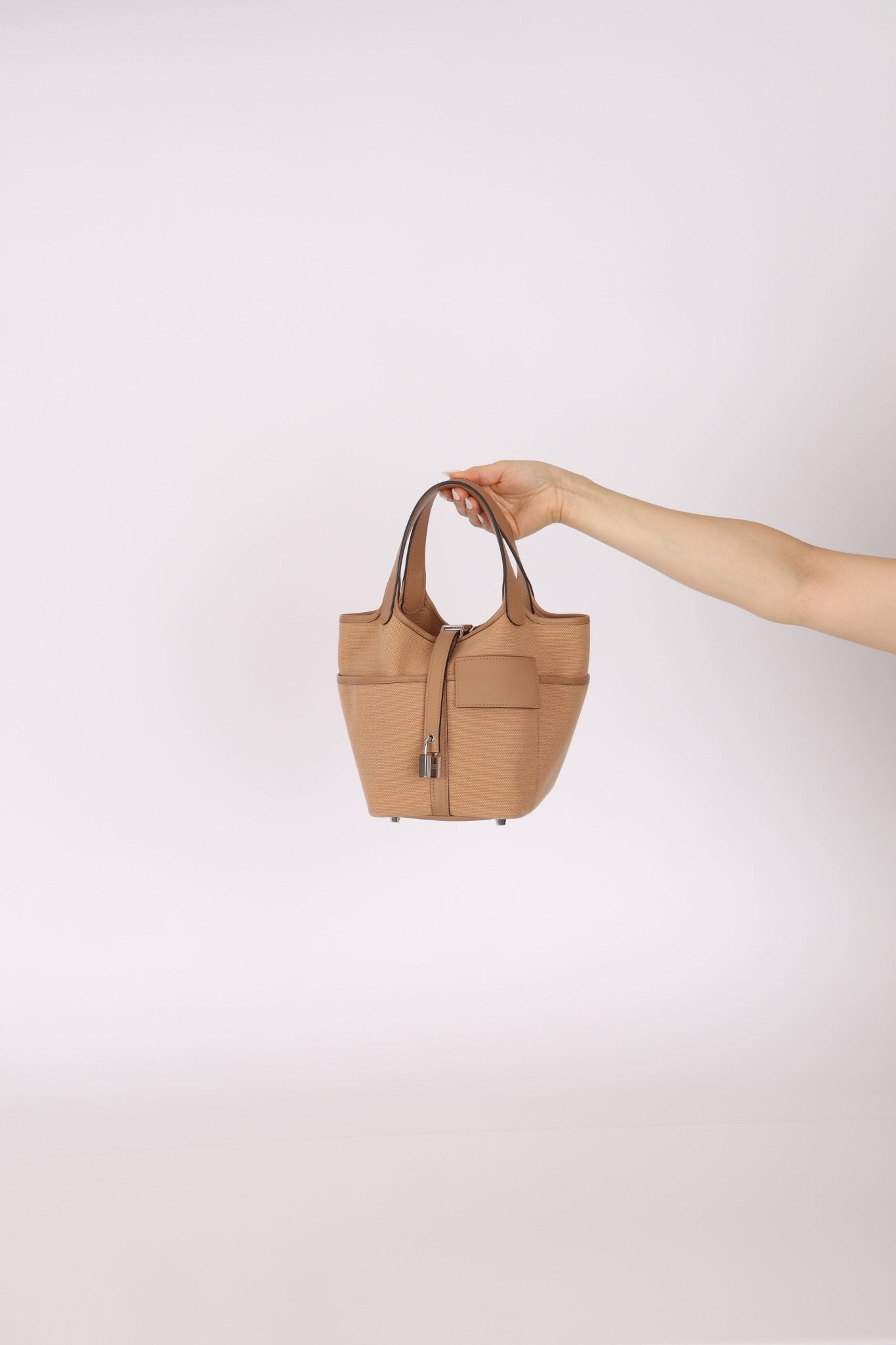 Hermès 2023 Chai Swift Cargo Picotin Lock 18 PHW - FashioNica