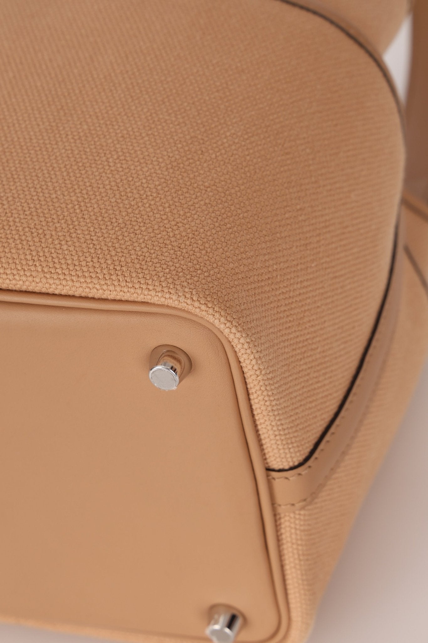 Hermès 2023 Chai Swift Cargo Picotin Lock 18 PHW - FashioNica