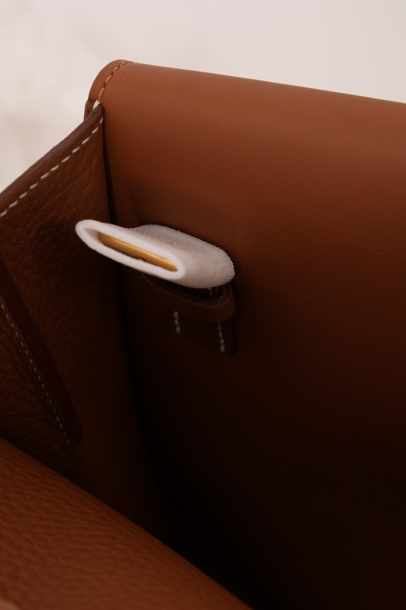 Hermès 2023 Clemence Gold Halzan 31 GHW - FashioNica