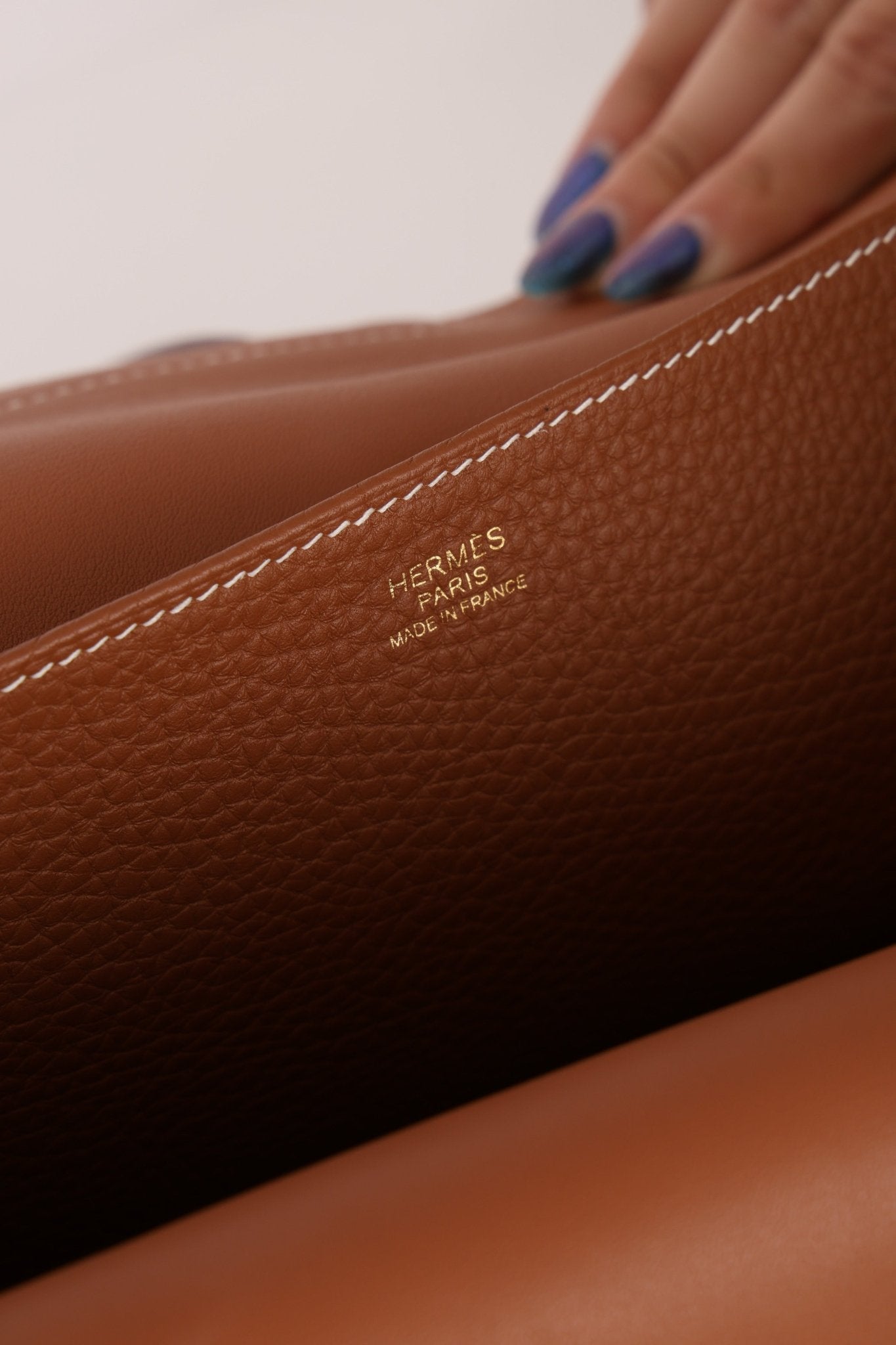 Hermès 2023 Clemence Gold Halzan 31 GHW - FashioNica