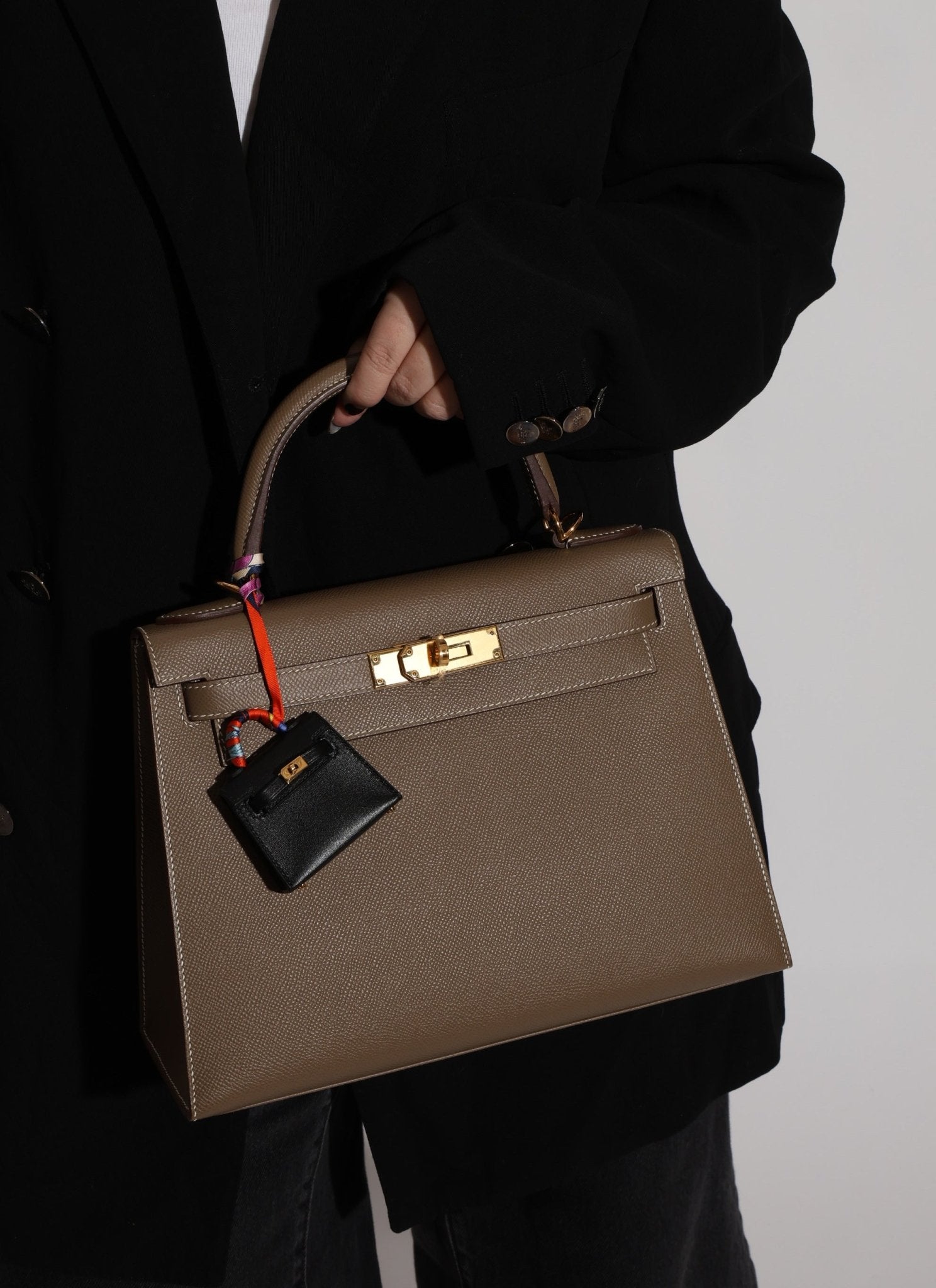 Hermès 2023 Micro Kelly Noir Tadelakt Twilly Bag Charm - FashioNica