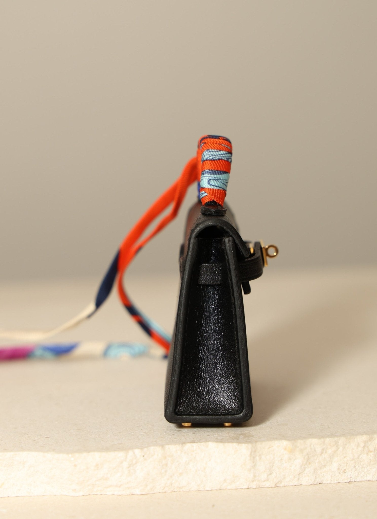 Hermès 2023 Micro Kelly Noir Tadelakt Twilly Bag Charm - FashioNica