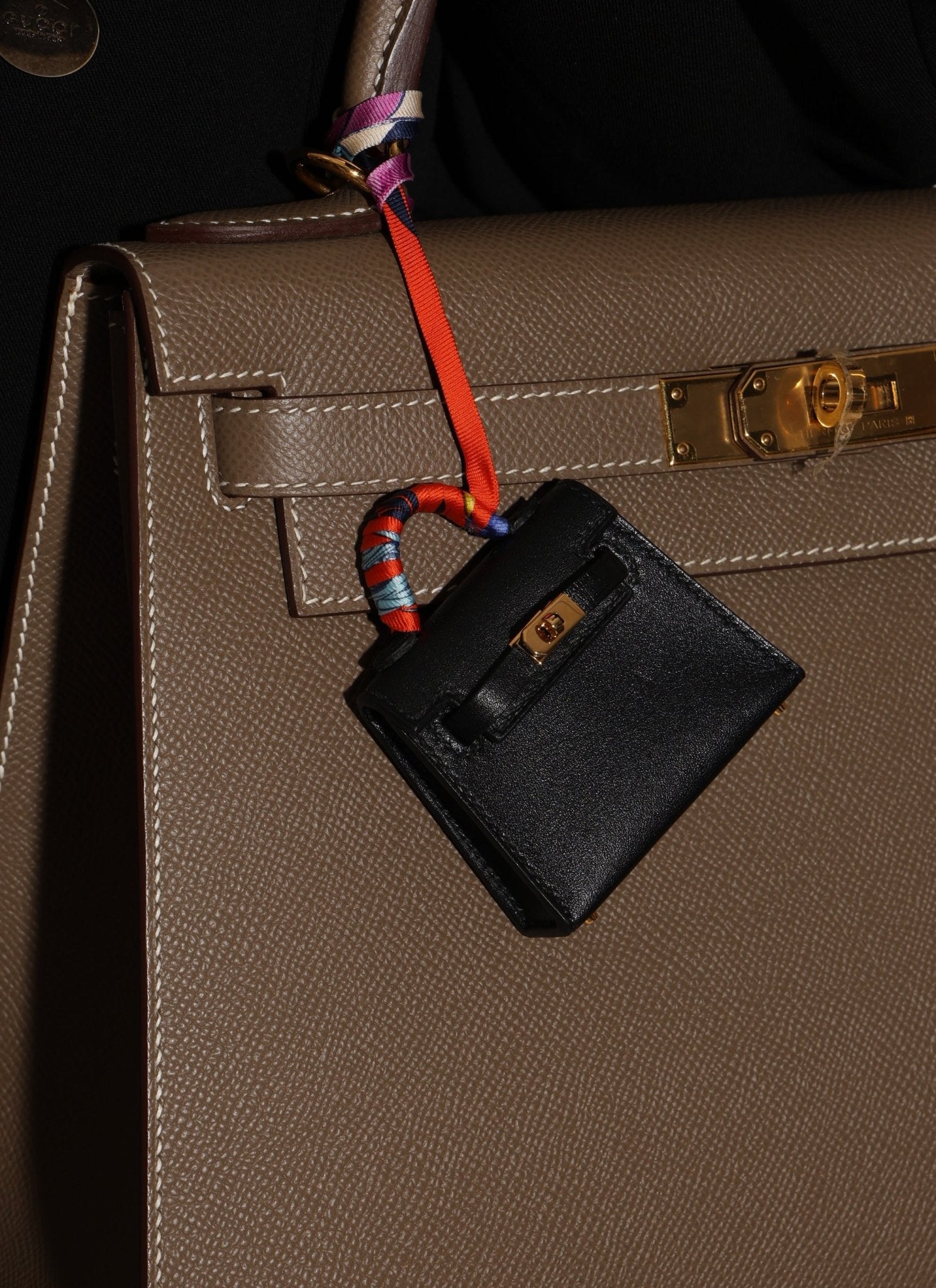 Hermès 2023 Micro Kelly Noir Tadelakt Twilly Bag Charm - FashioNica