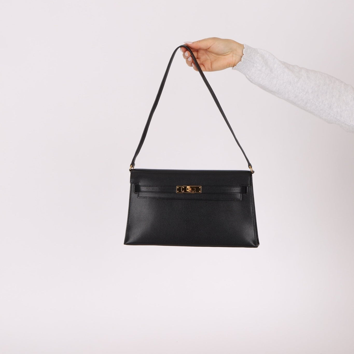 Hermès 2023 Noir Chevre Chamkila Kelly Elan GHW - FashioNica