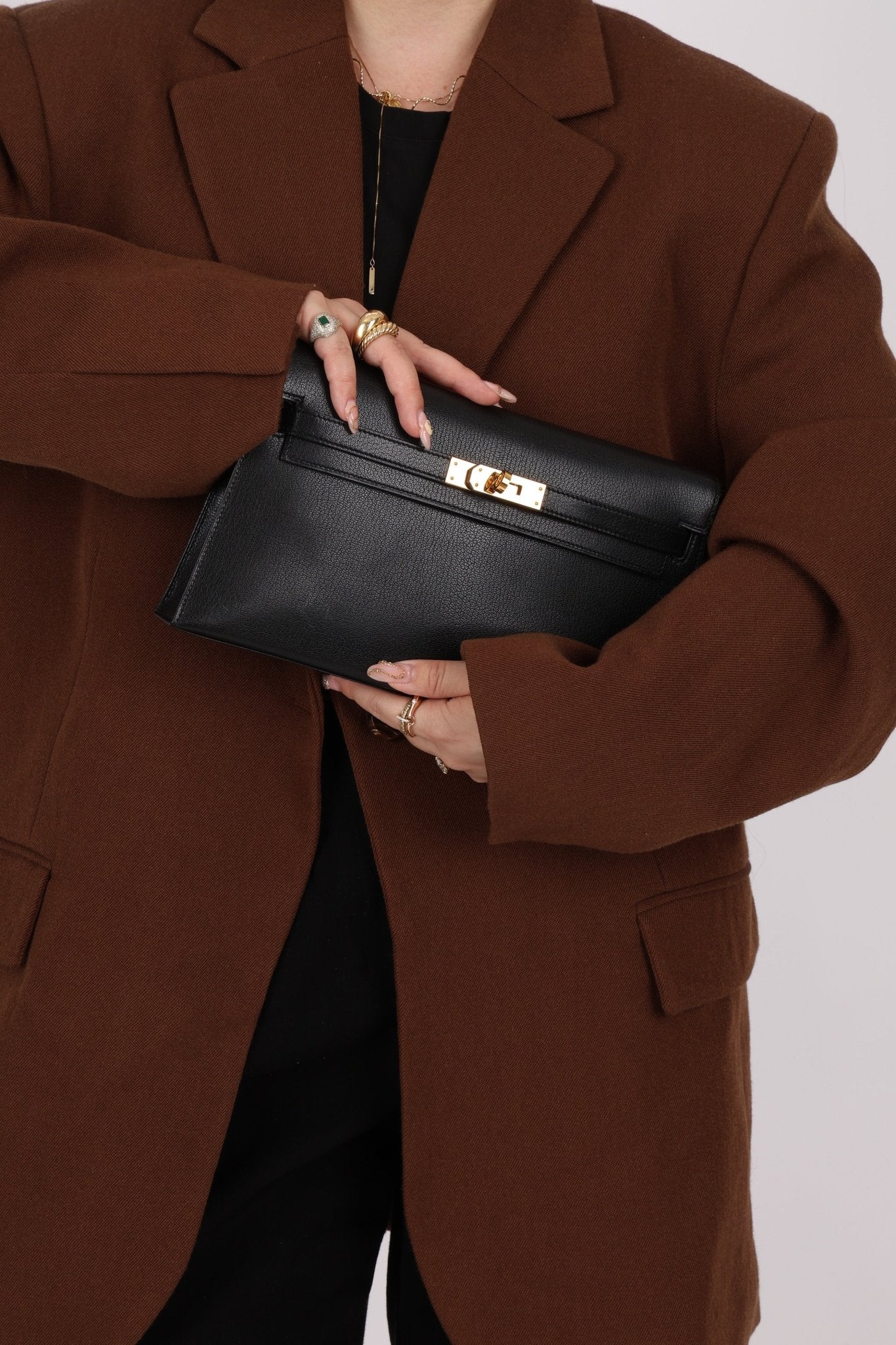 Hermès 2023 Noir Chevre Chamkila Kelly Elan GHW - FashioNica