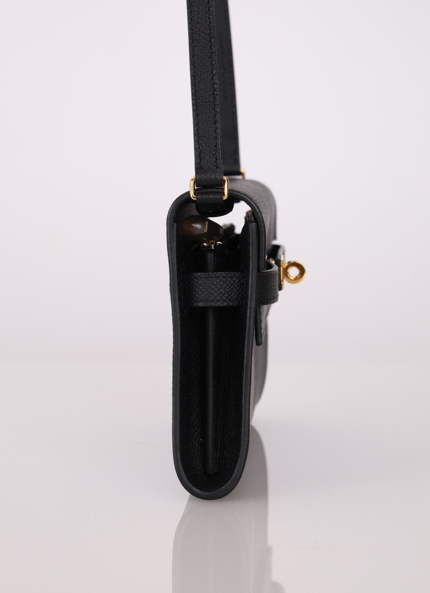 Hermès 2023 Noir Epsom Kelly To Go Wallet GHW - FashioNica