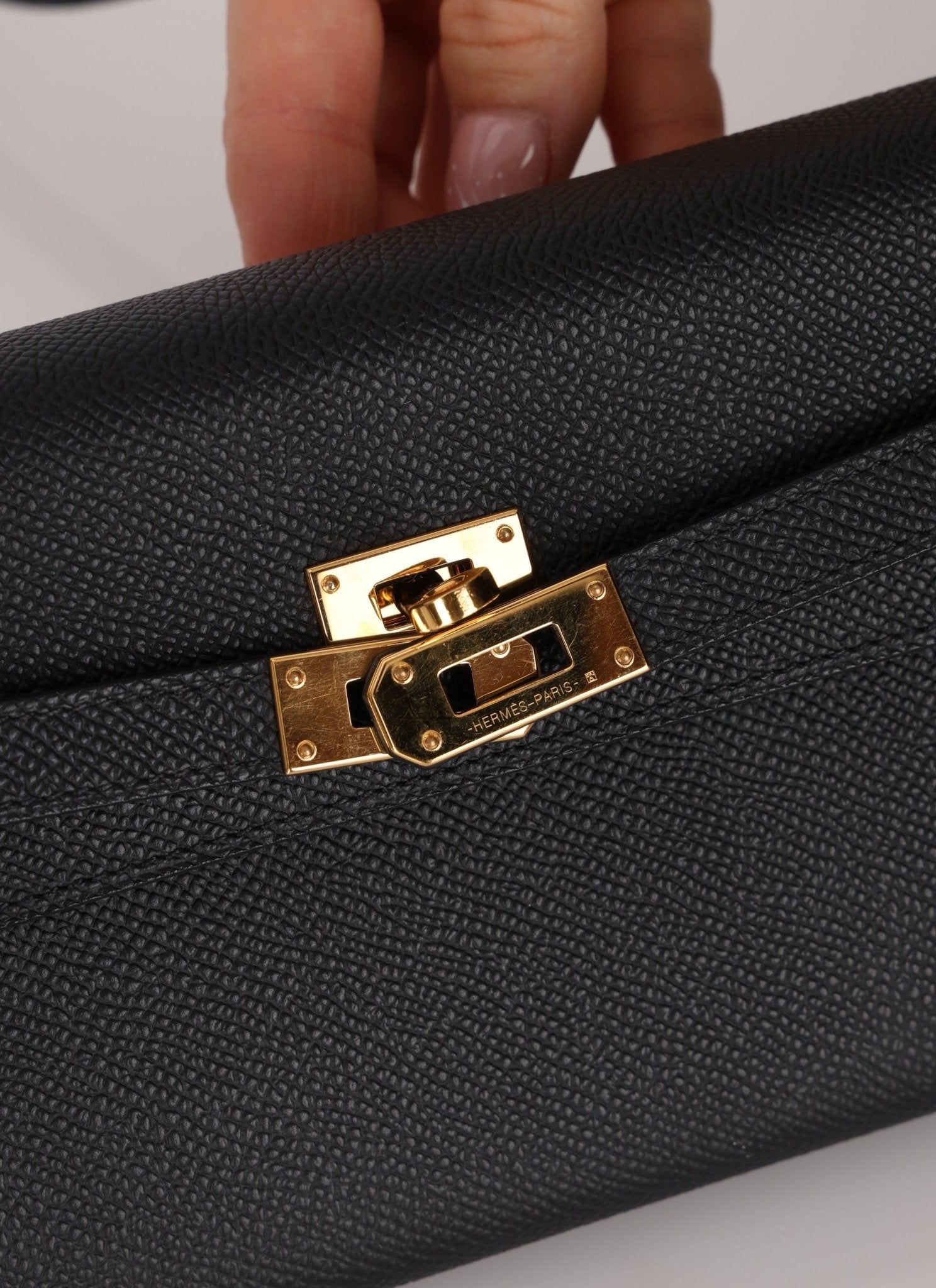 Hermès 2023 Noir Epsom Kelly To Go Wallet GHW - FashioNica