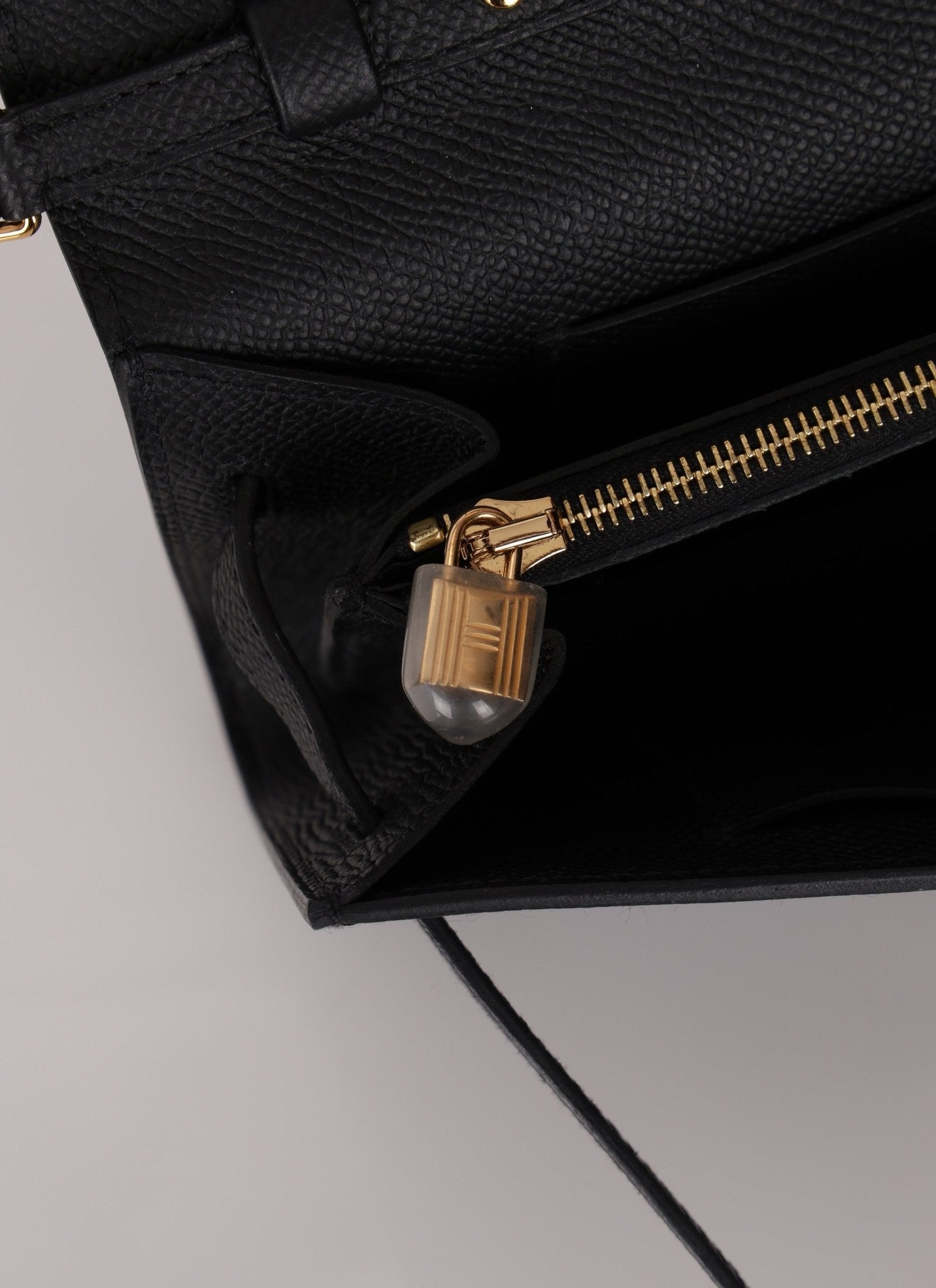 Hermès 2023 Noir Epsom Kelly To Go Wallet GHW - FashioNica