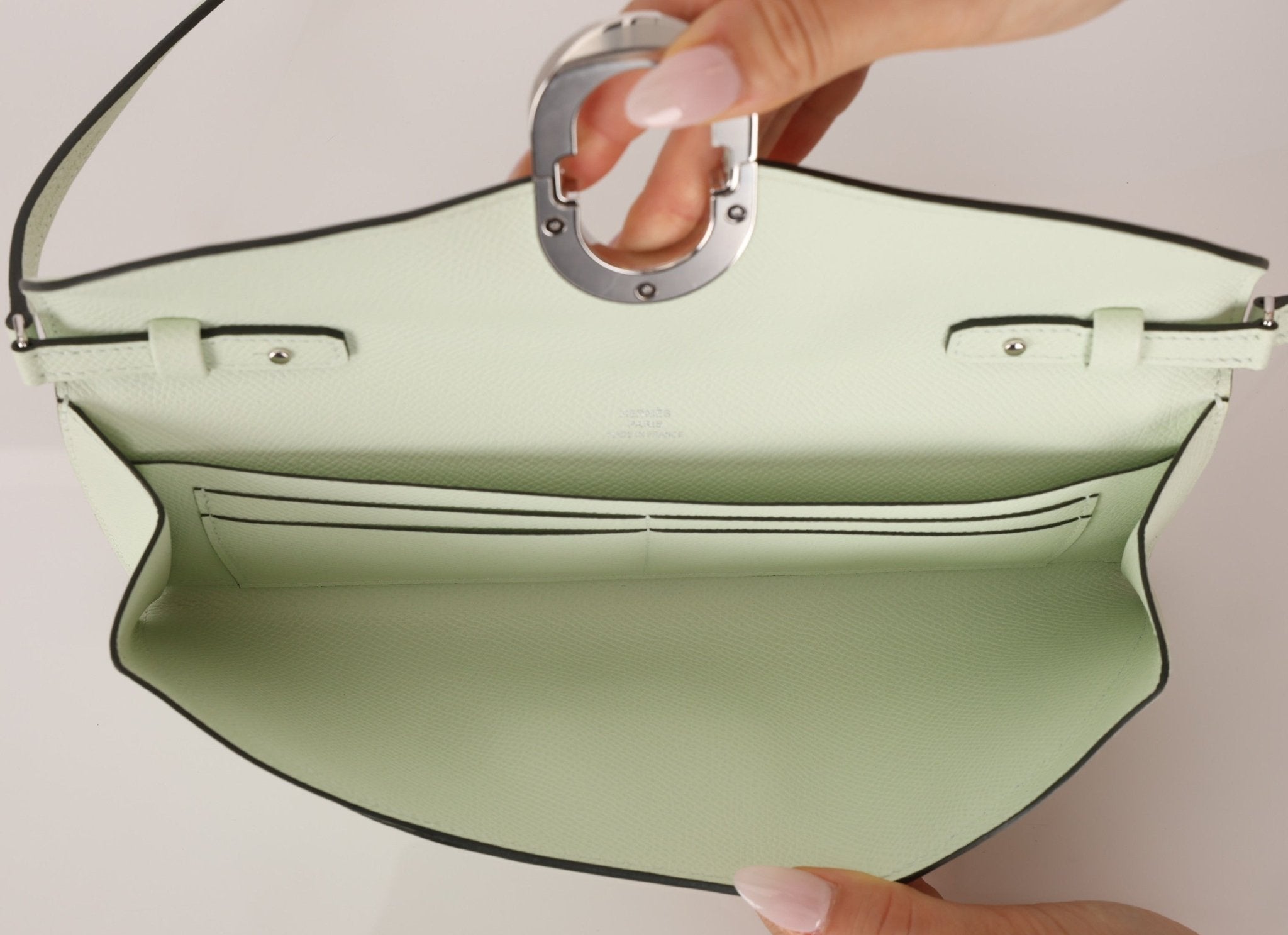 Hermès 2023 Vert Fizz Chaine d’Ancre To Go Wallet Epsom PHW - FashioNica