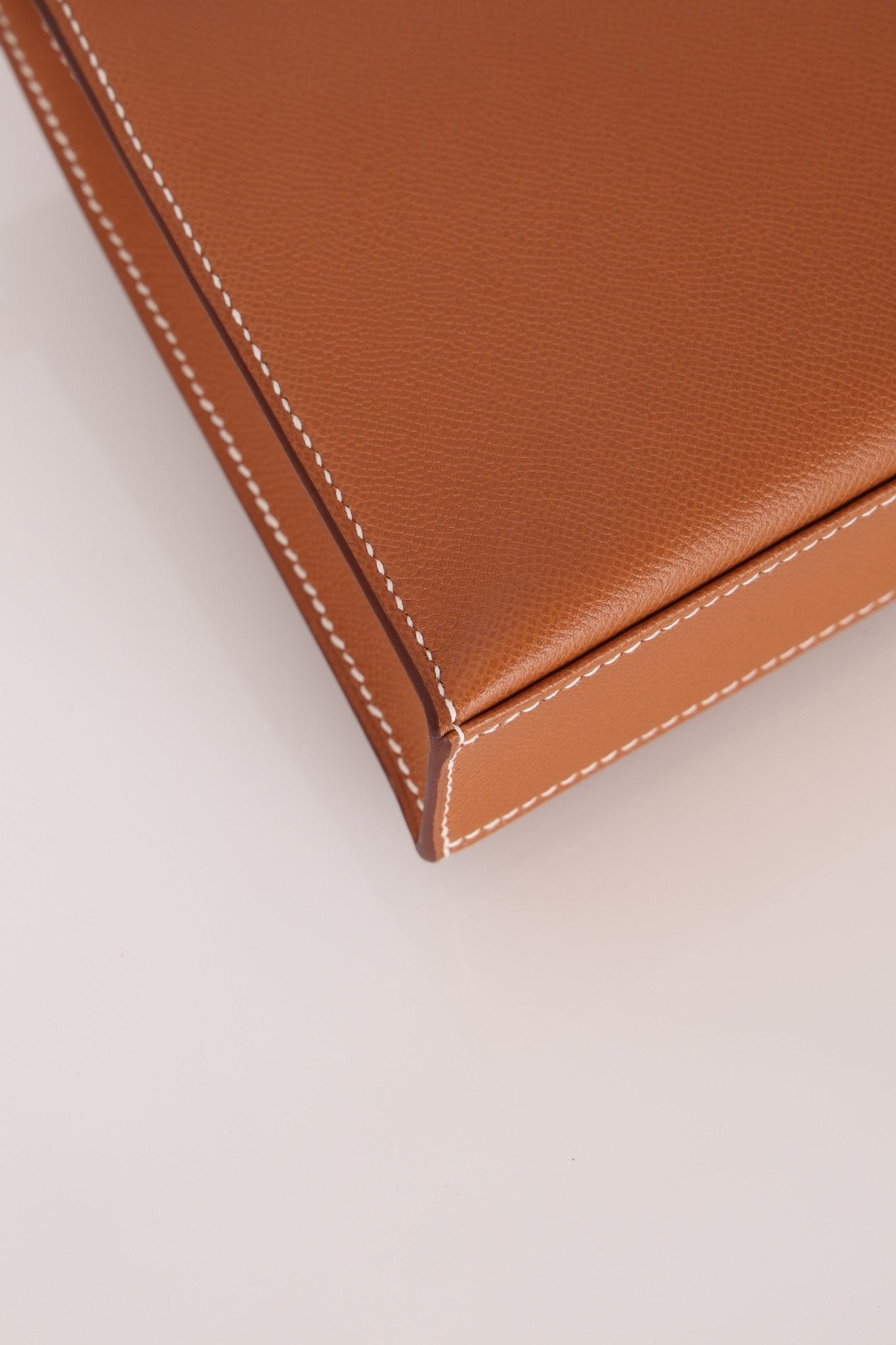 Hermès 2024 Gold Veau Madame Kelly Elan PHW - FashioNica