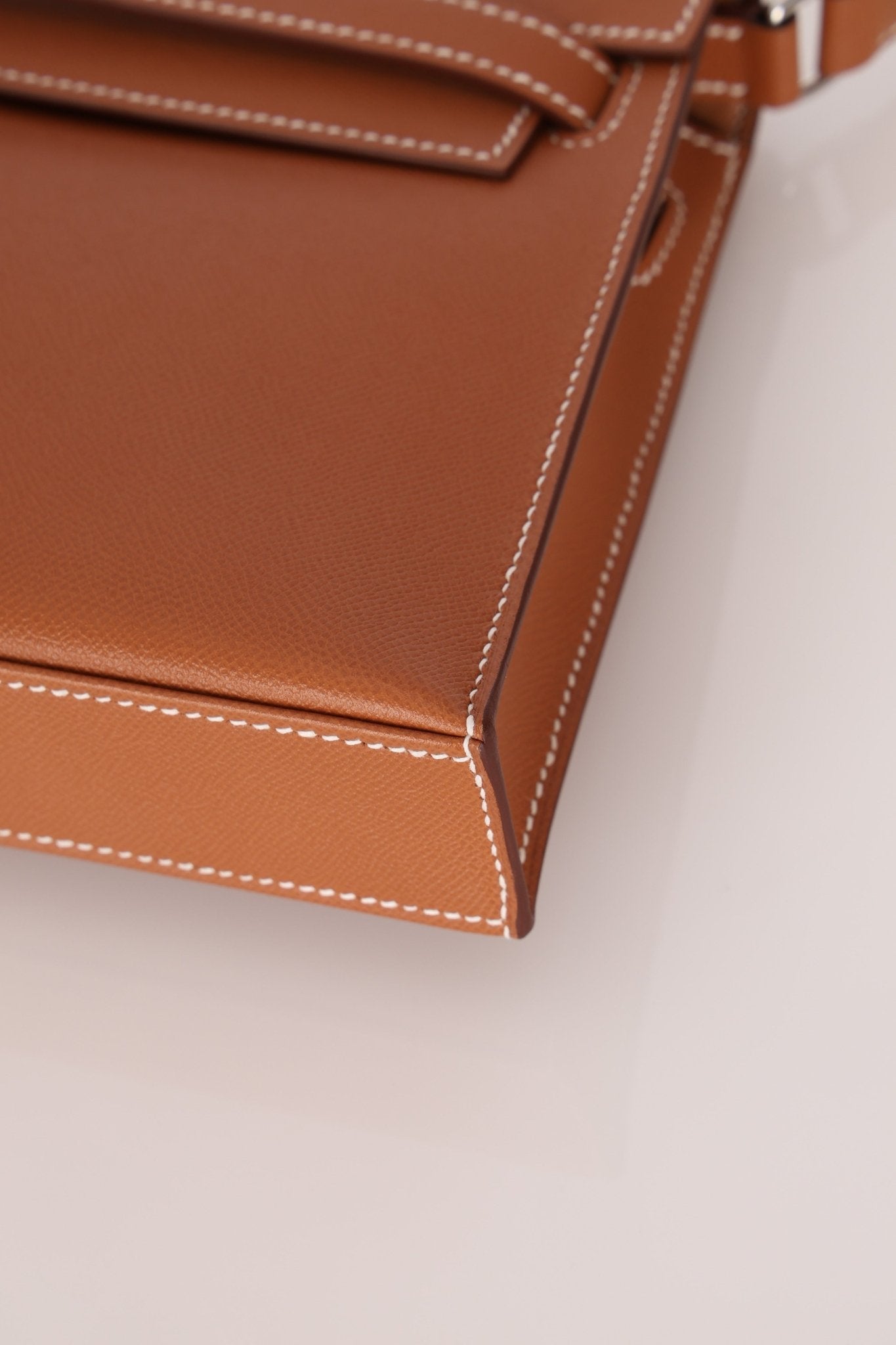 Hermès 2024 Gold Veau Madame Kelly Elan PHW - FashioNica