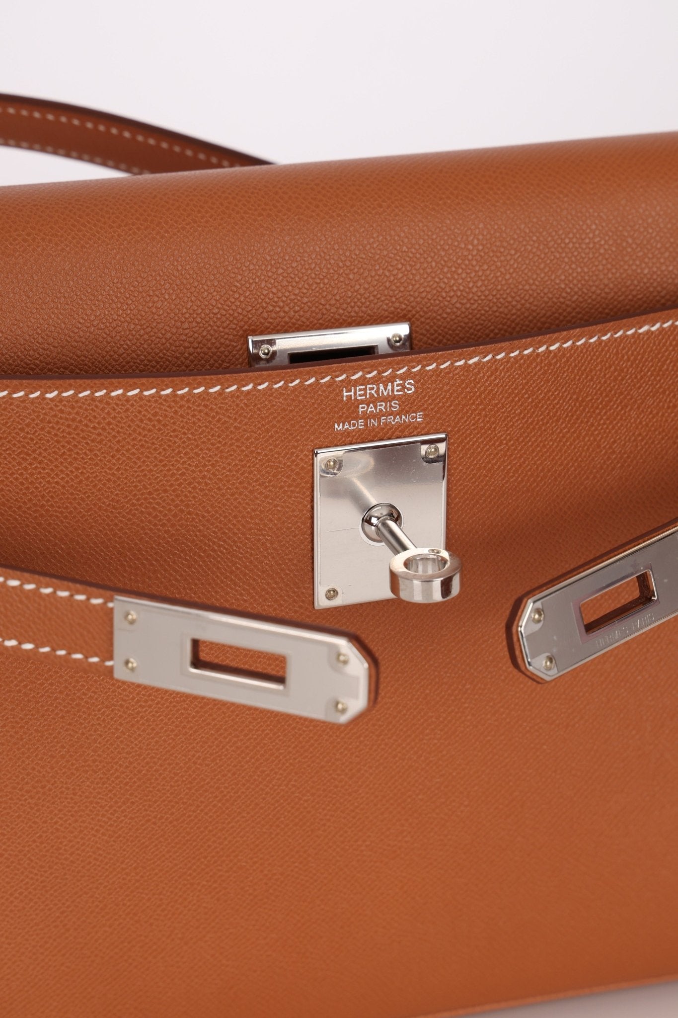 Hermès 2024 Gold Veau Madame Kelly Elan PHW - FashioNica