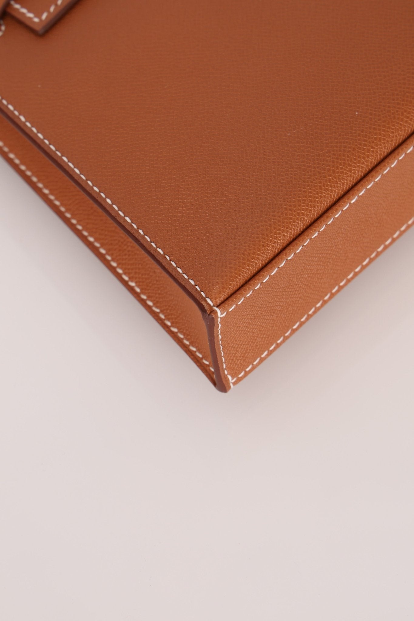 Hermès 2024 Gold Veau Madame Kelly Elan PHW - FashioNica