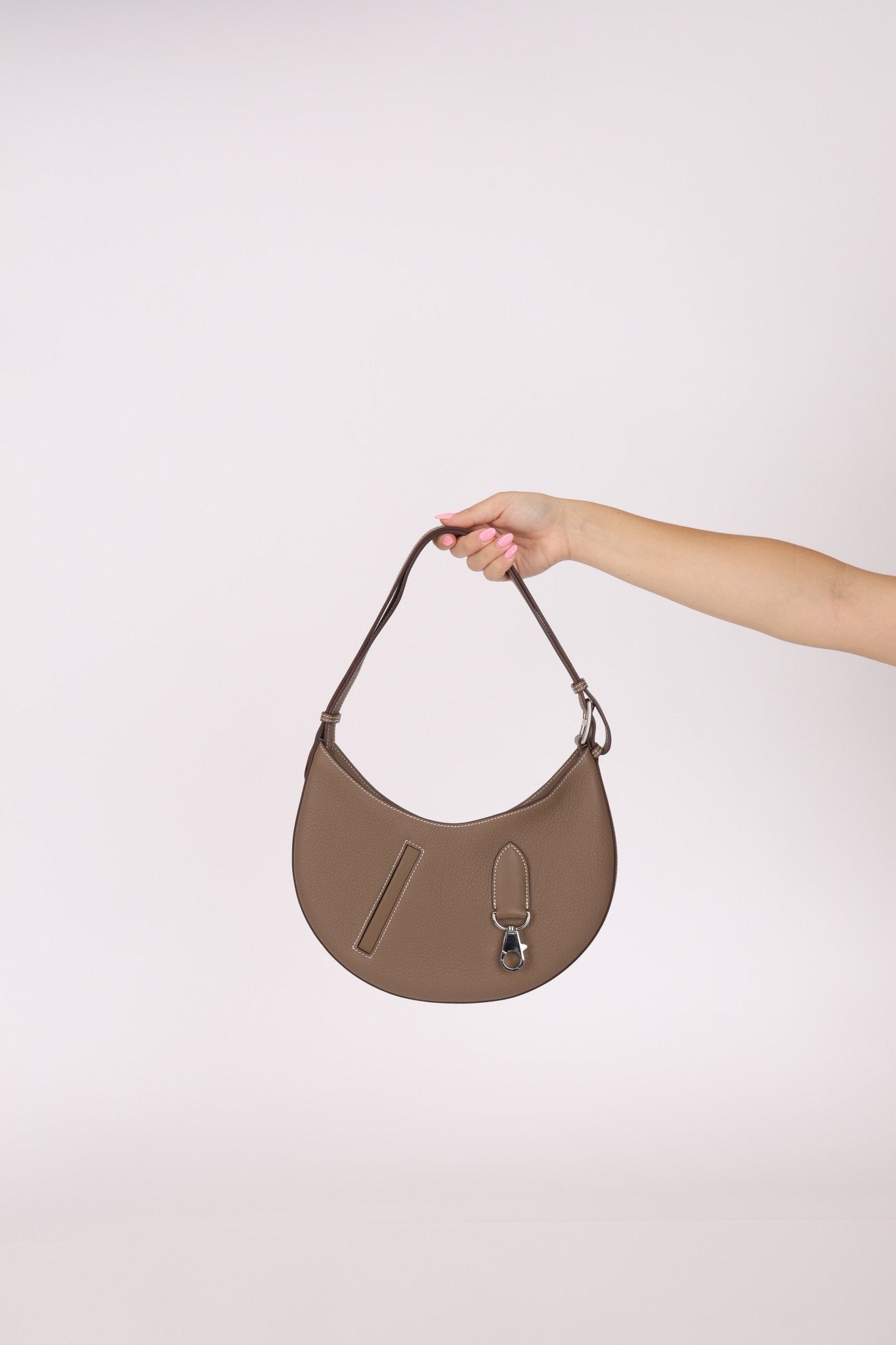 Hermès Etoupe Togo P’tit Arçon PHW - FashioNica