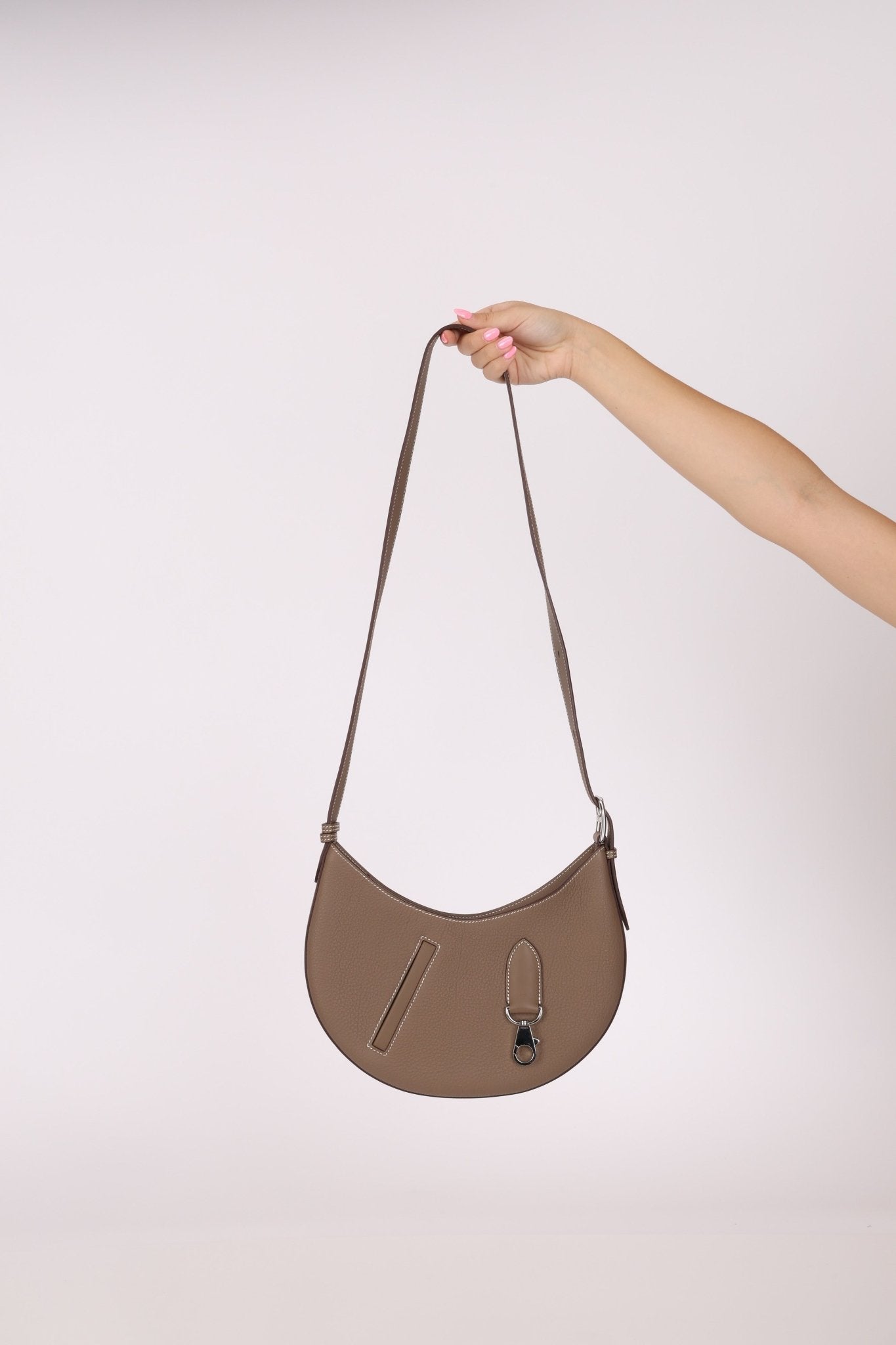 Hermès Etoupe Togo P’tit Arçon PHW - FashioNica