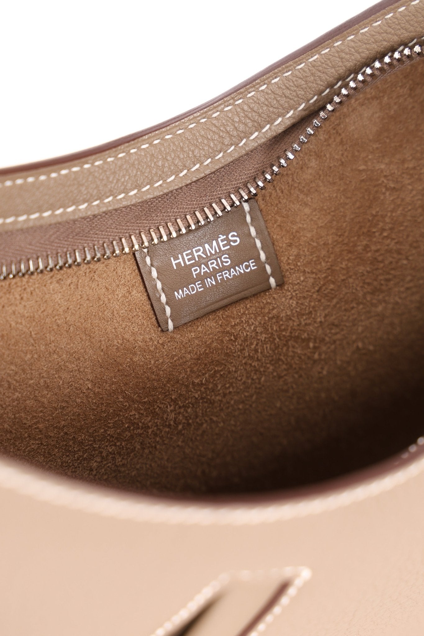 Hermès Etoupe Togo P’tit Arçon PHW - FashioNica